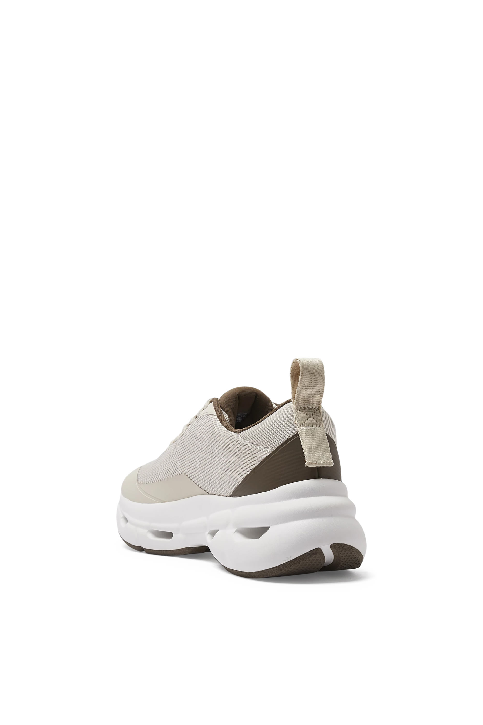 سنيكرز نسيج معالج