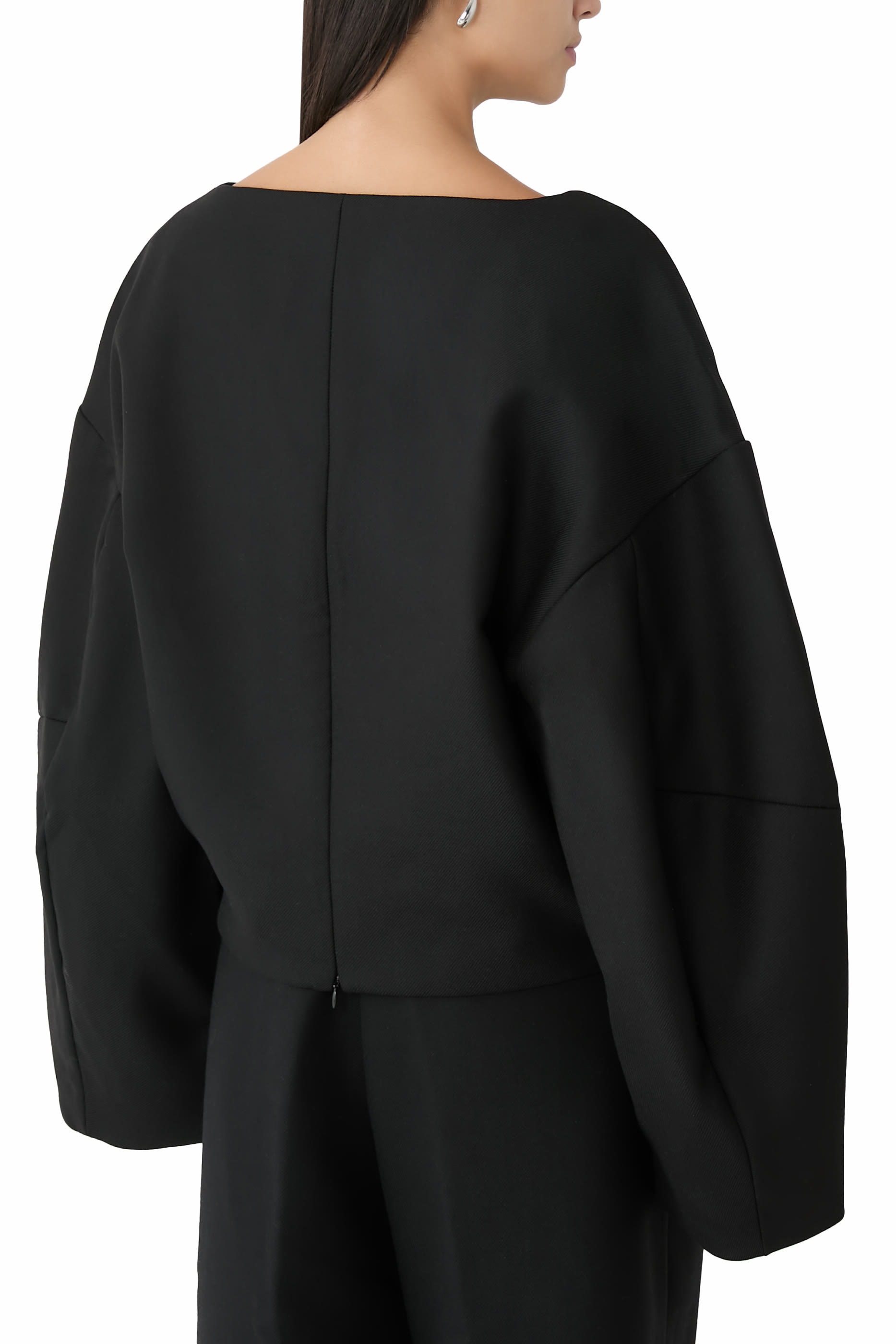 سترة بياقة على شكل قارب