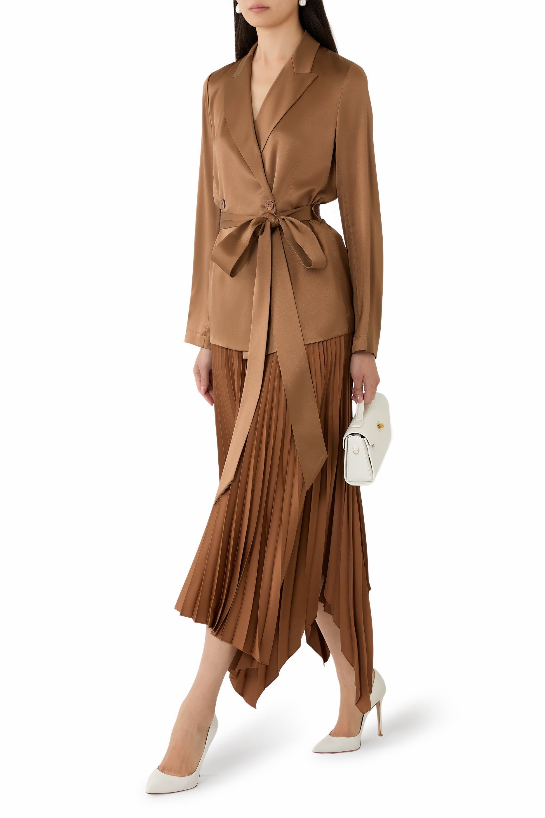 تنورة أدي منسوجة بطيات وحافة مموجة