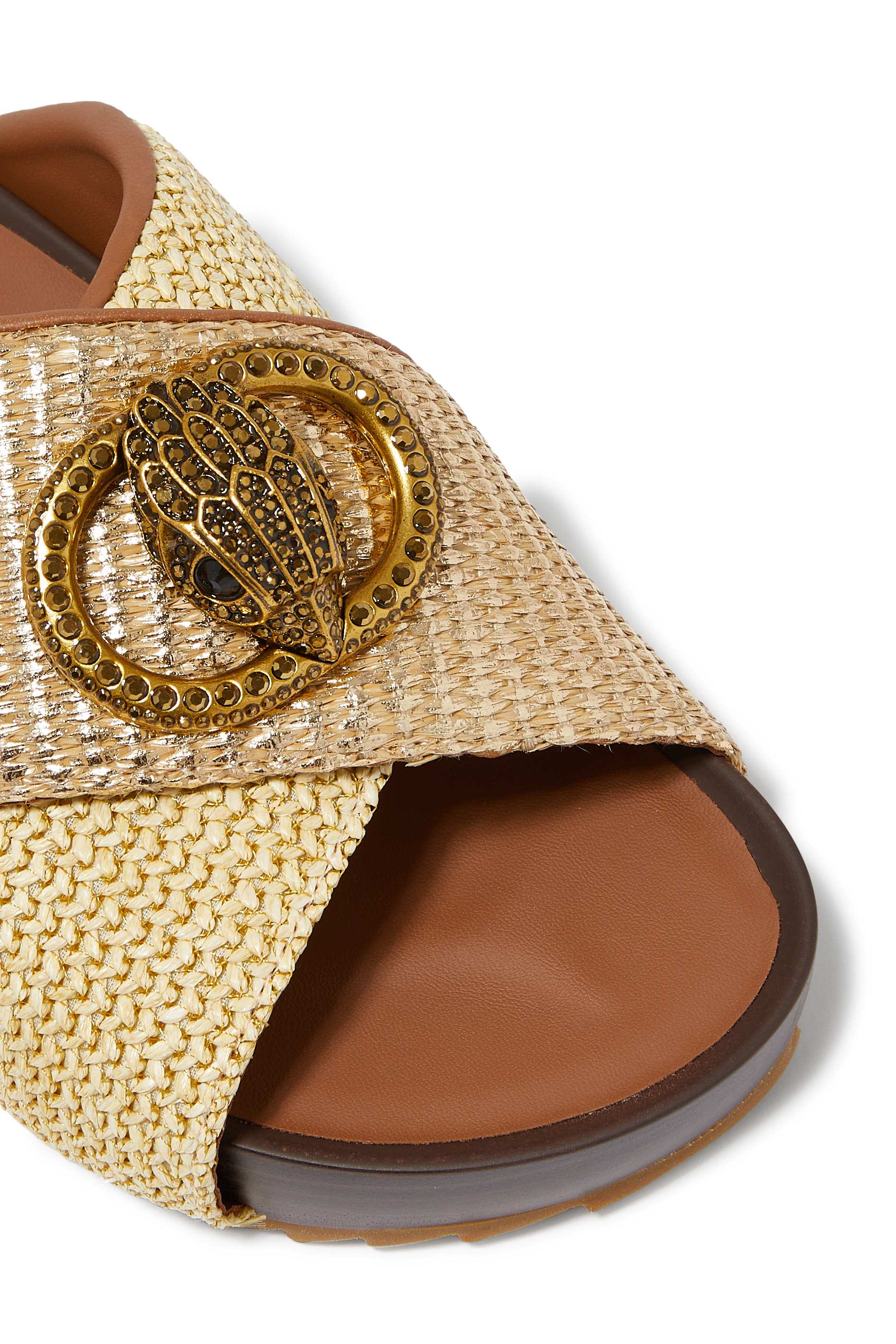 حذاء خفيف تشيلسيا بسيور بتصميم متقاطعة