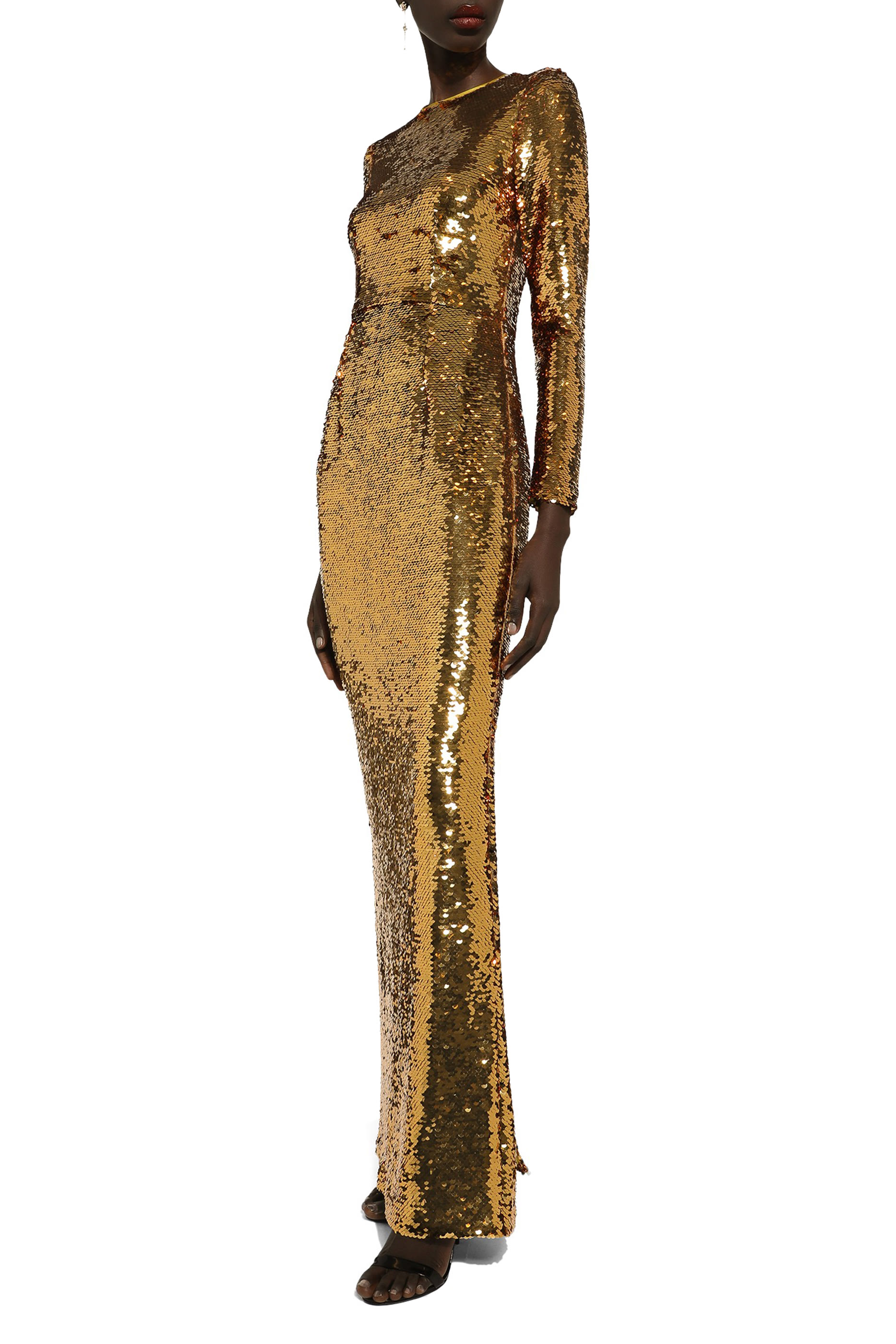 فستان بقصة حورية البحر مطرز بالترتر