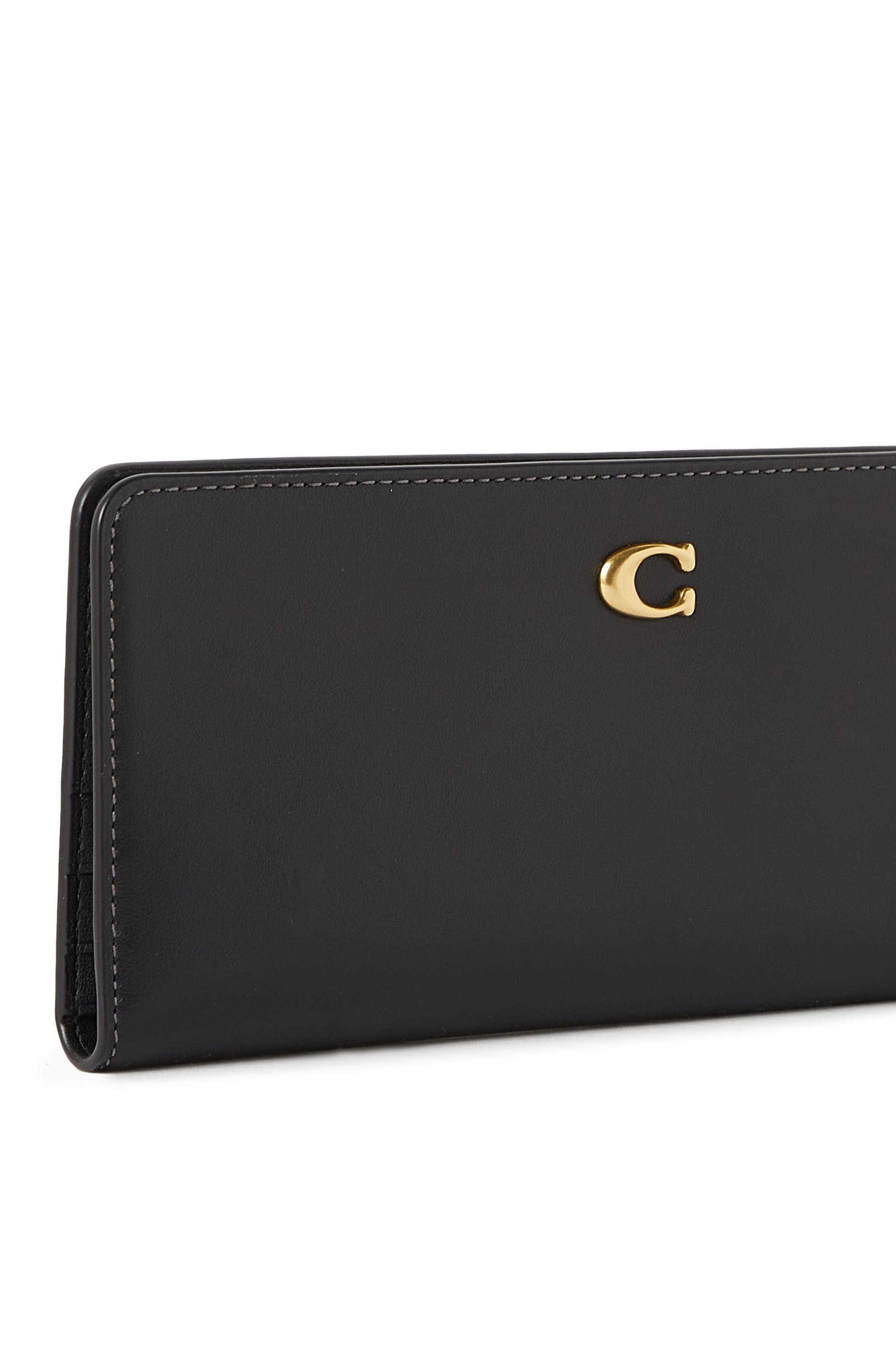 محفظة ايسنشال بتصميم رفيع