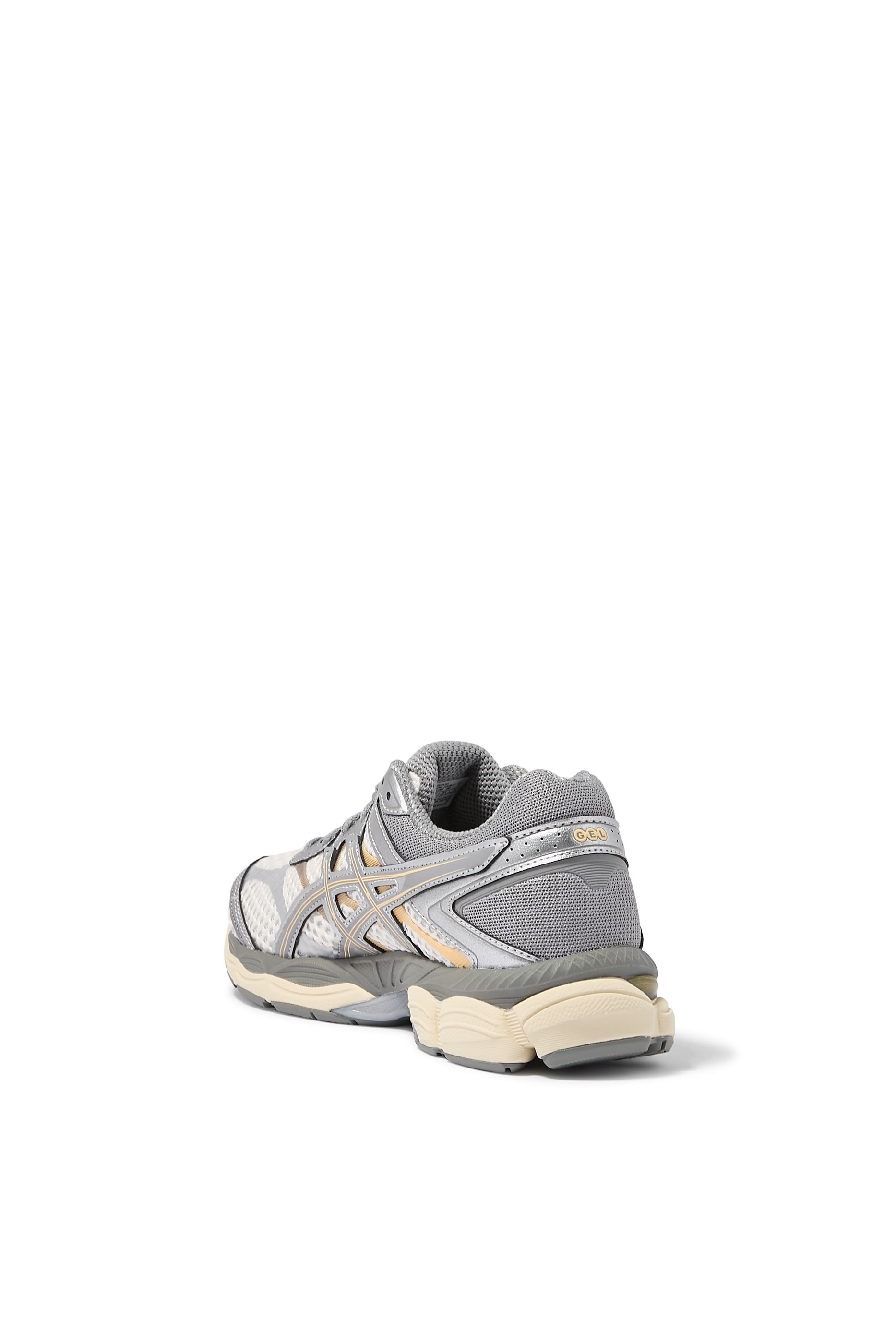 سنيكرز جل-كومولوس 16