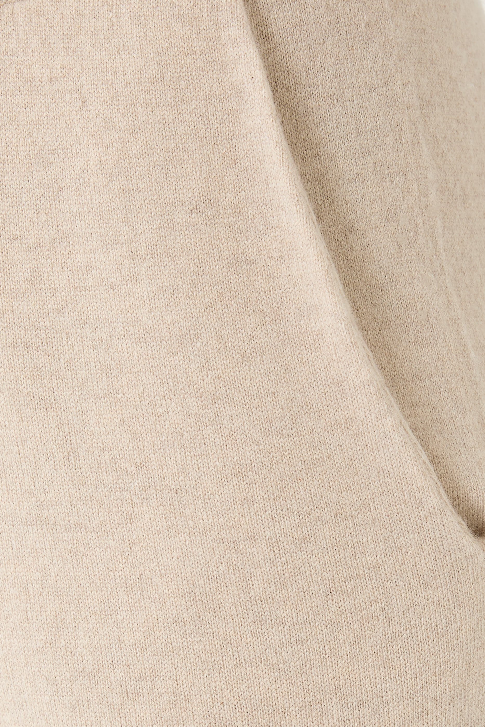 بنطال كينغستون