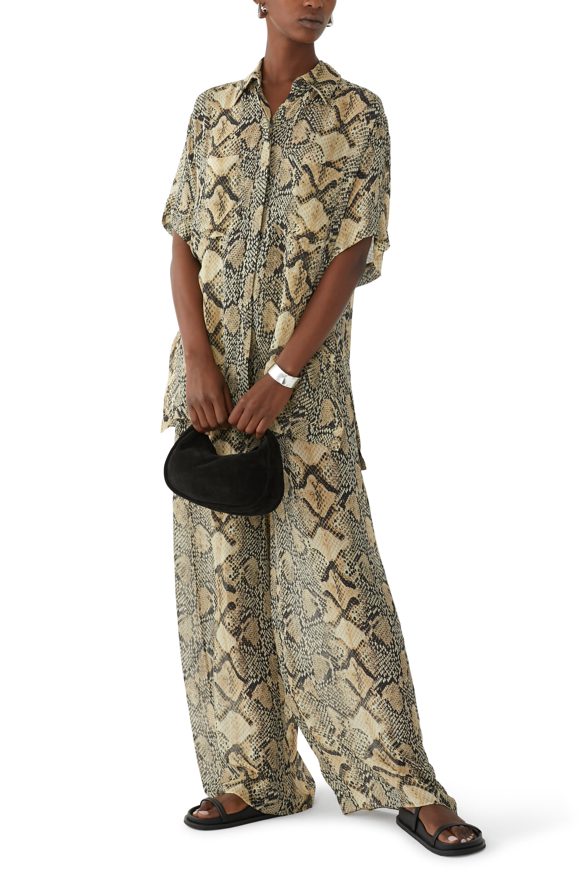 حذاء خفيف بسيرين رفيعين