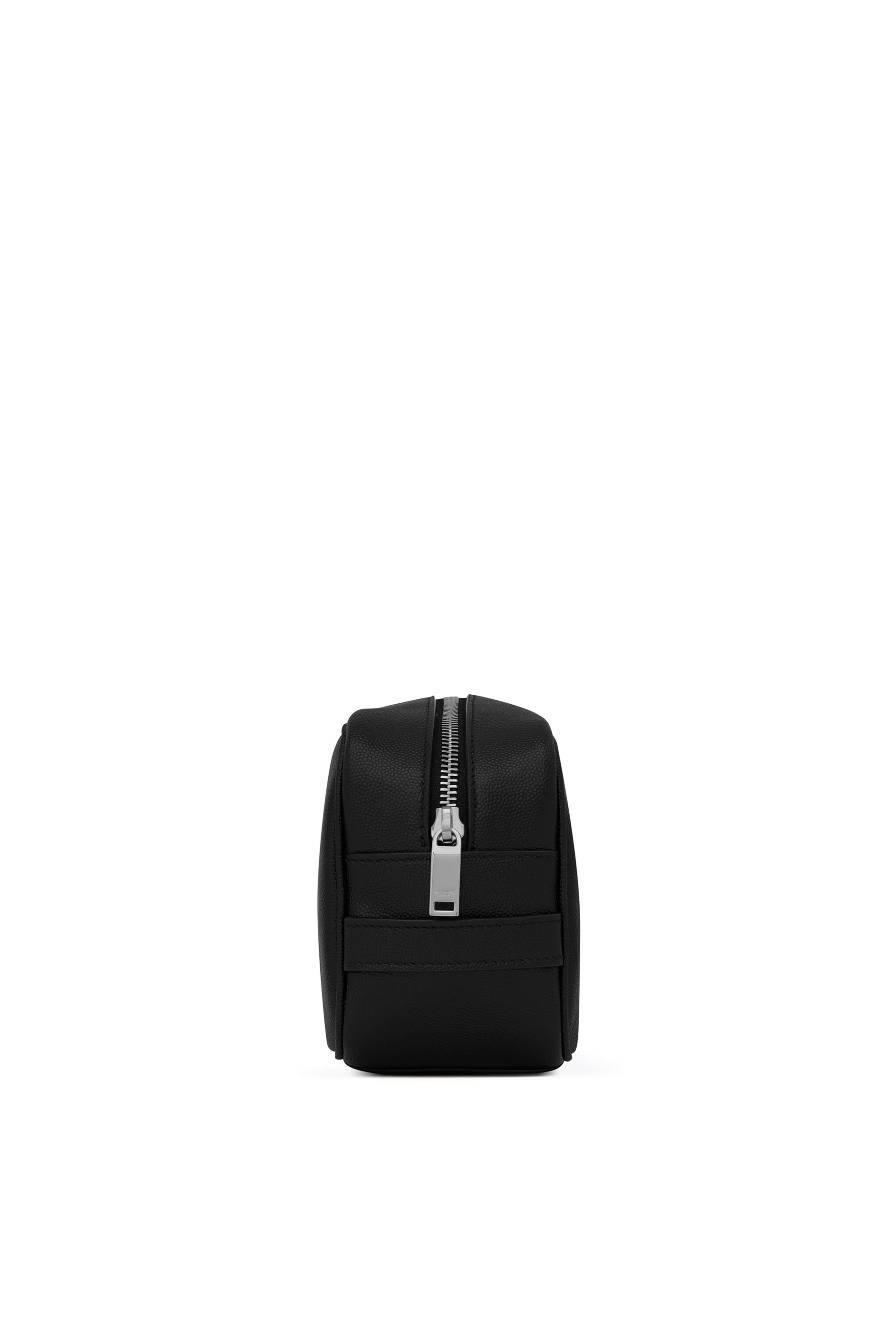 حقيبة صغيرة لمستلزمات العناية الشخصية