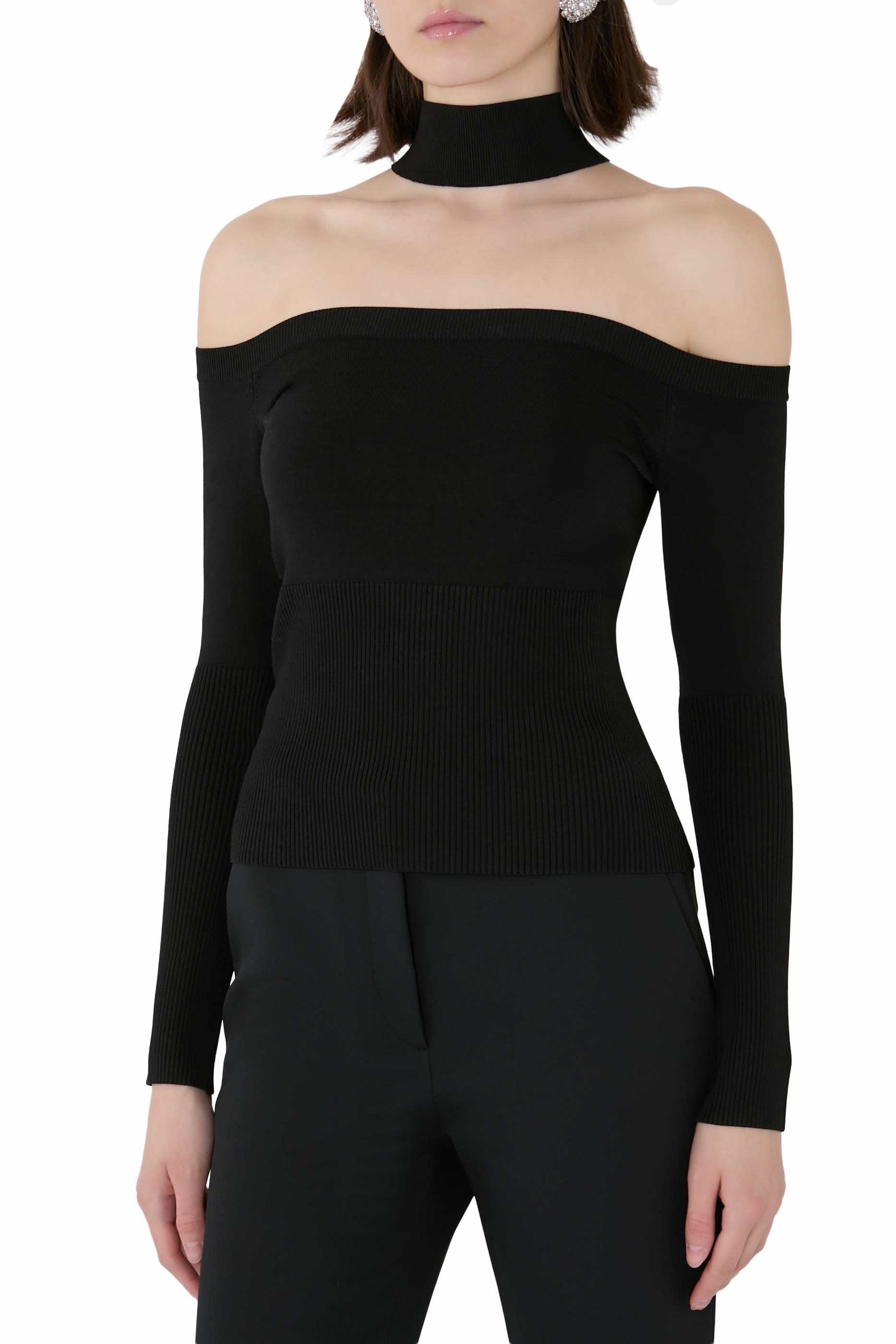 بلوزة ليلا بأكتاف مكشوفة