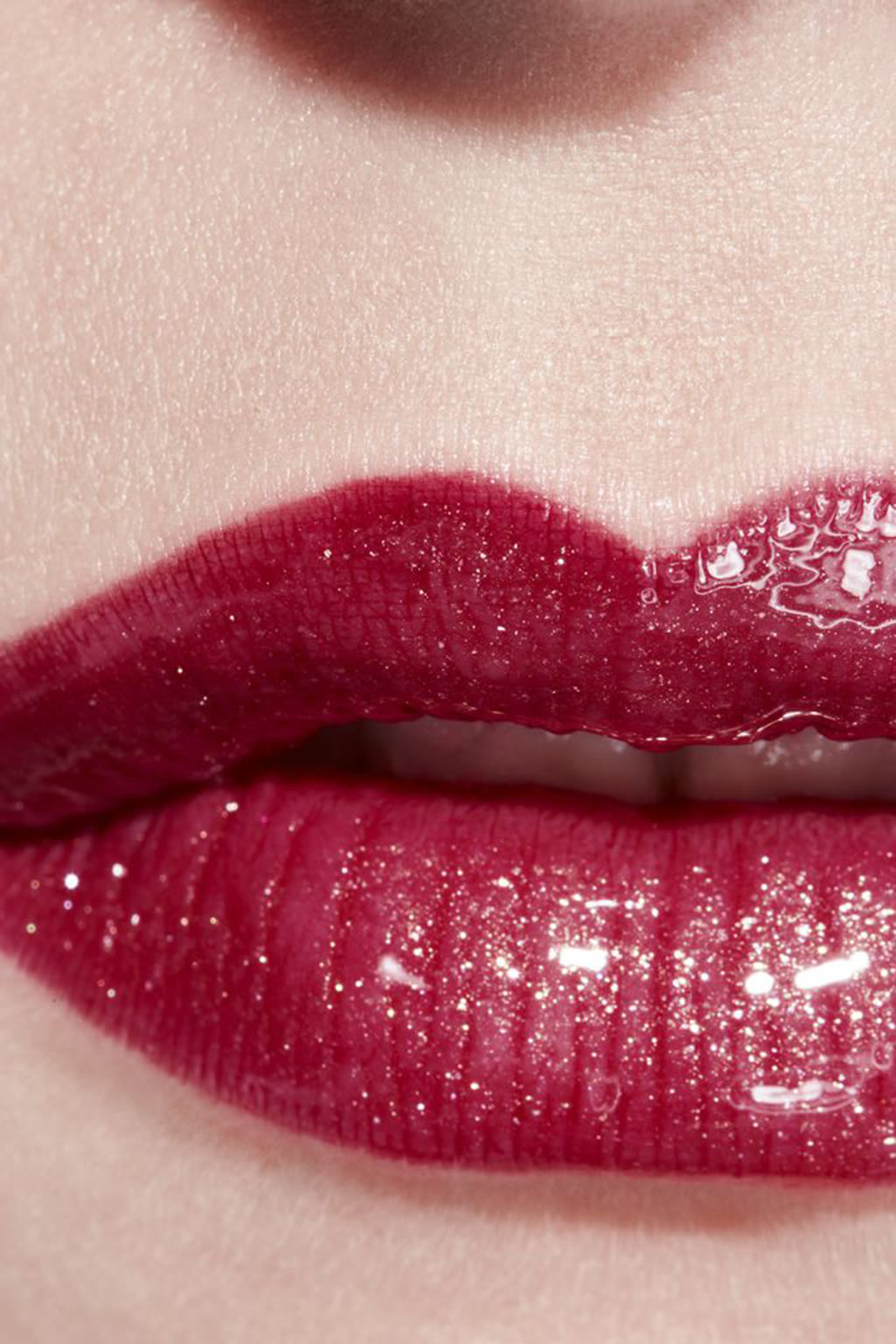 أحمر شفاه سائل بلمعان وثبات فائق ROUGE ALLURE LAQUE