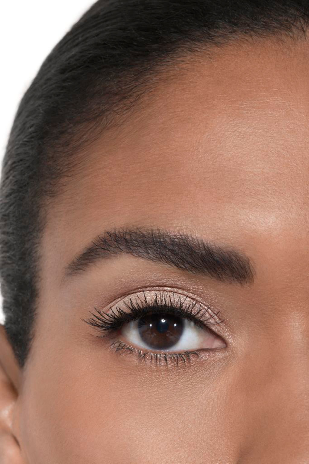 مستحضر لتظليل الجفون بتركيبة كريمية تدوم طويلًا ولمسة لامعة OMBRE PREMI&Egrave;RE