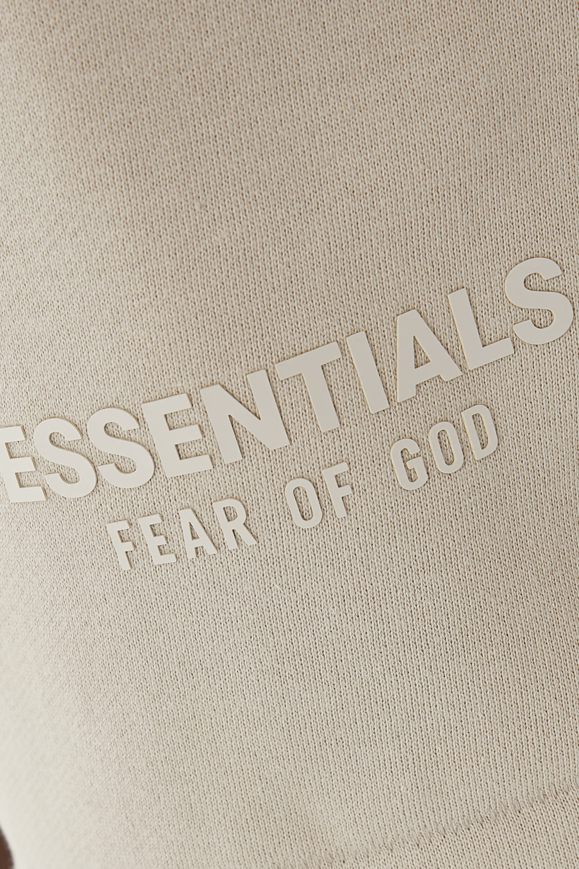 شورت رياضي بشعار الماركة