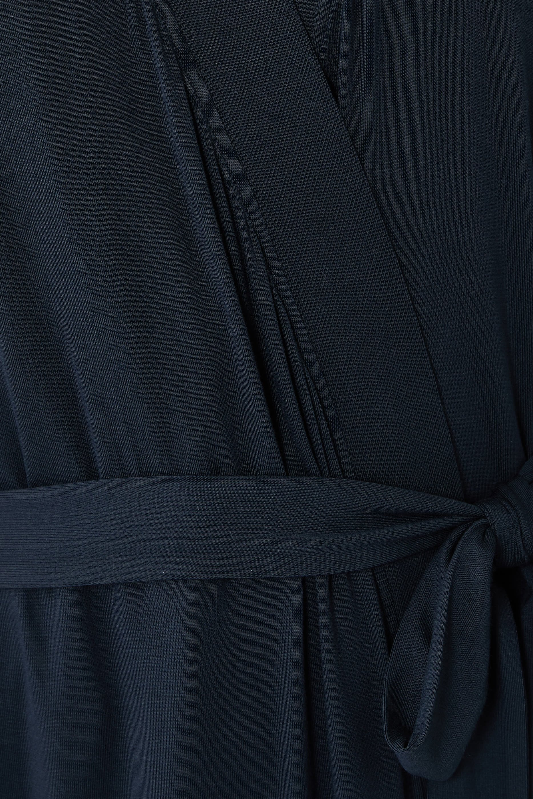 روب طويل بتفاصيل دانتيل جيرسيه