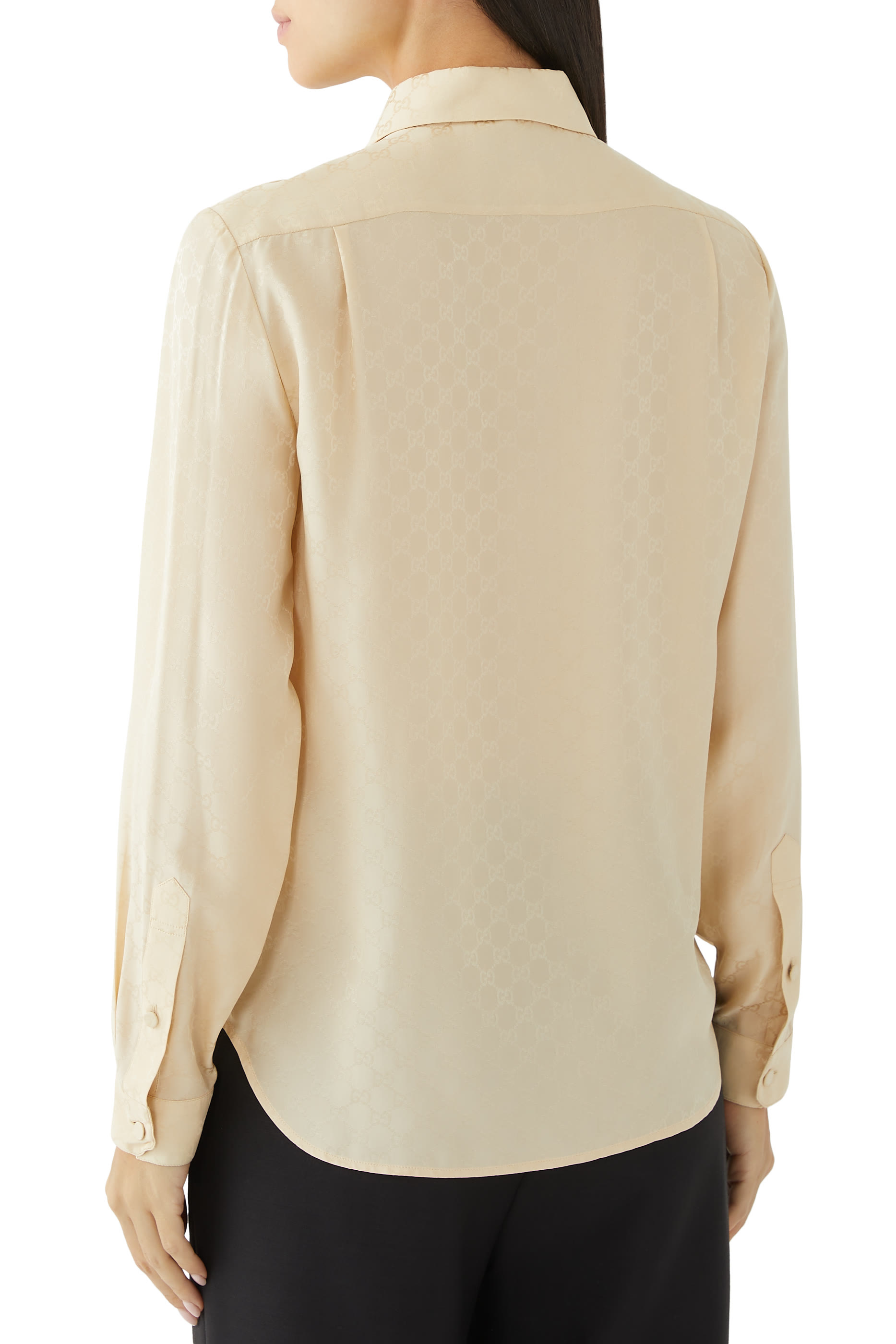 قميص حرير كريب بحرفي شعار الماركة