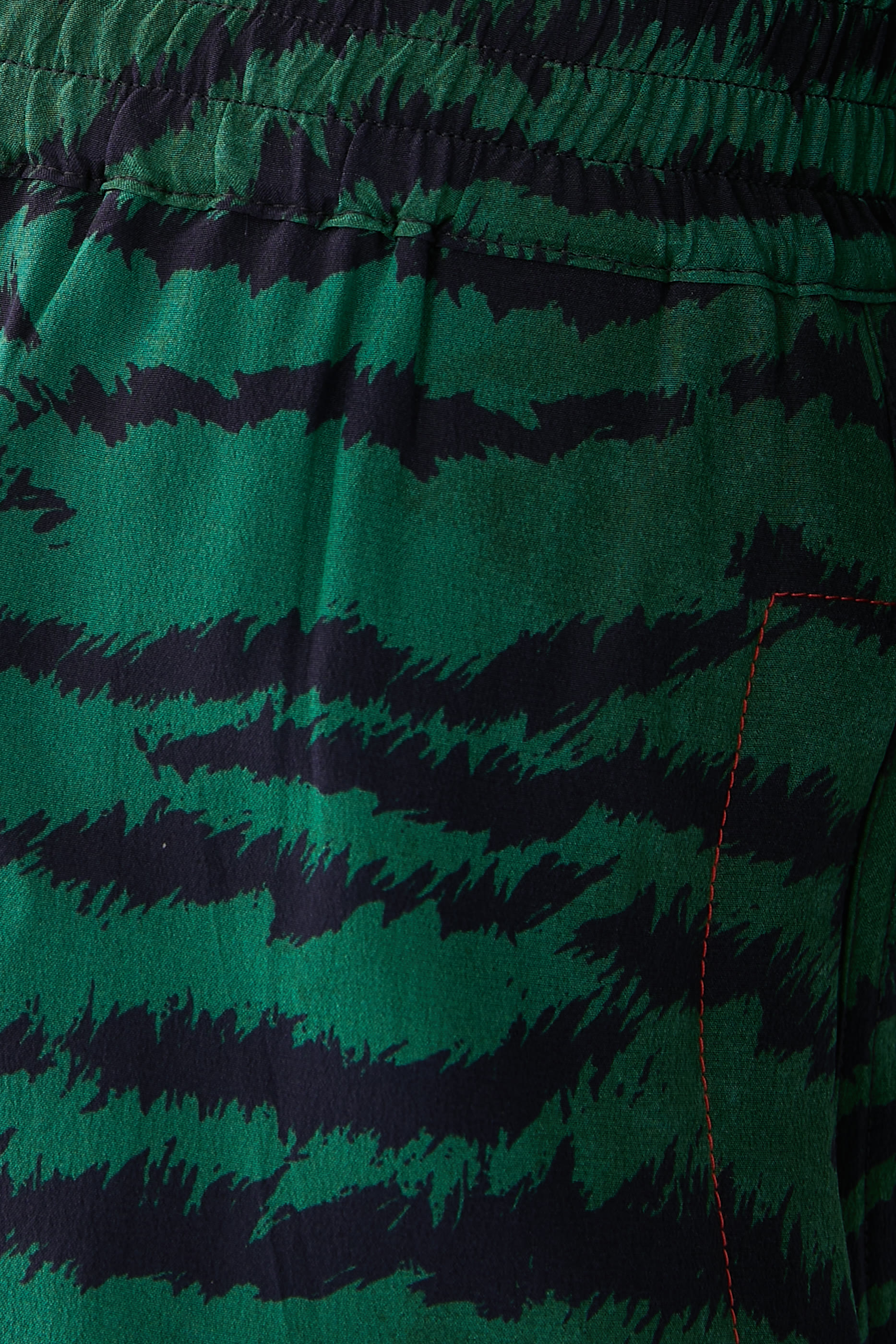 بنطال بنقشة جلد النمر حرير