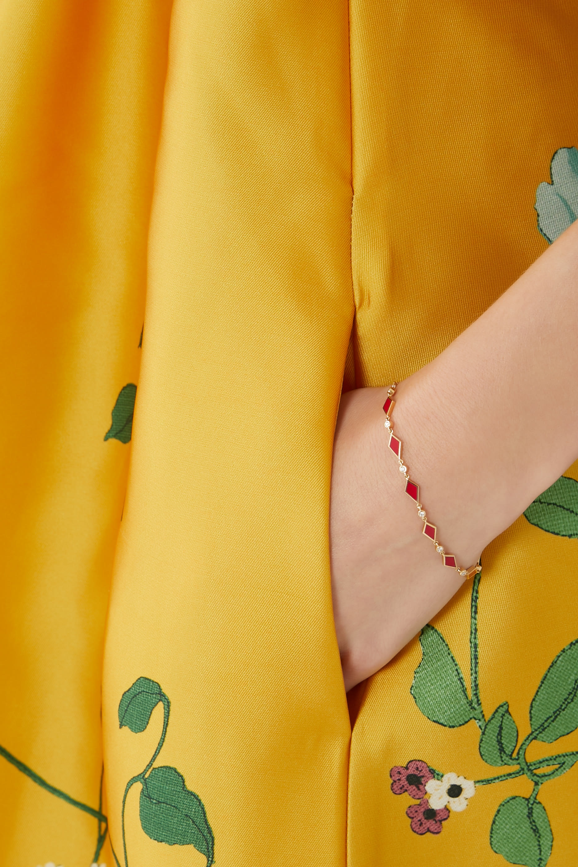 سوار موزاييك مرصع بالماس ذهب أصفر عيار 18