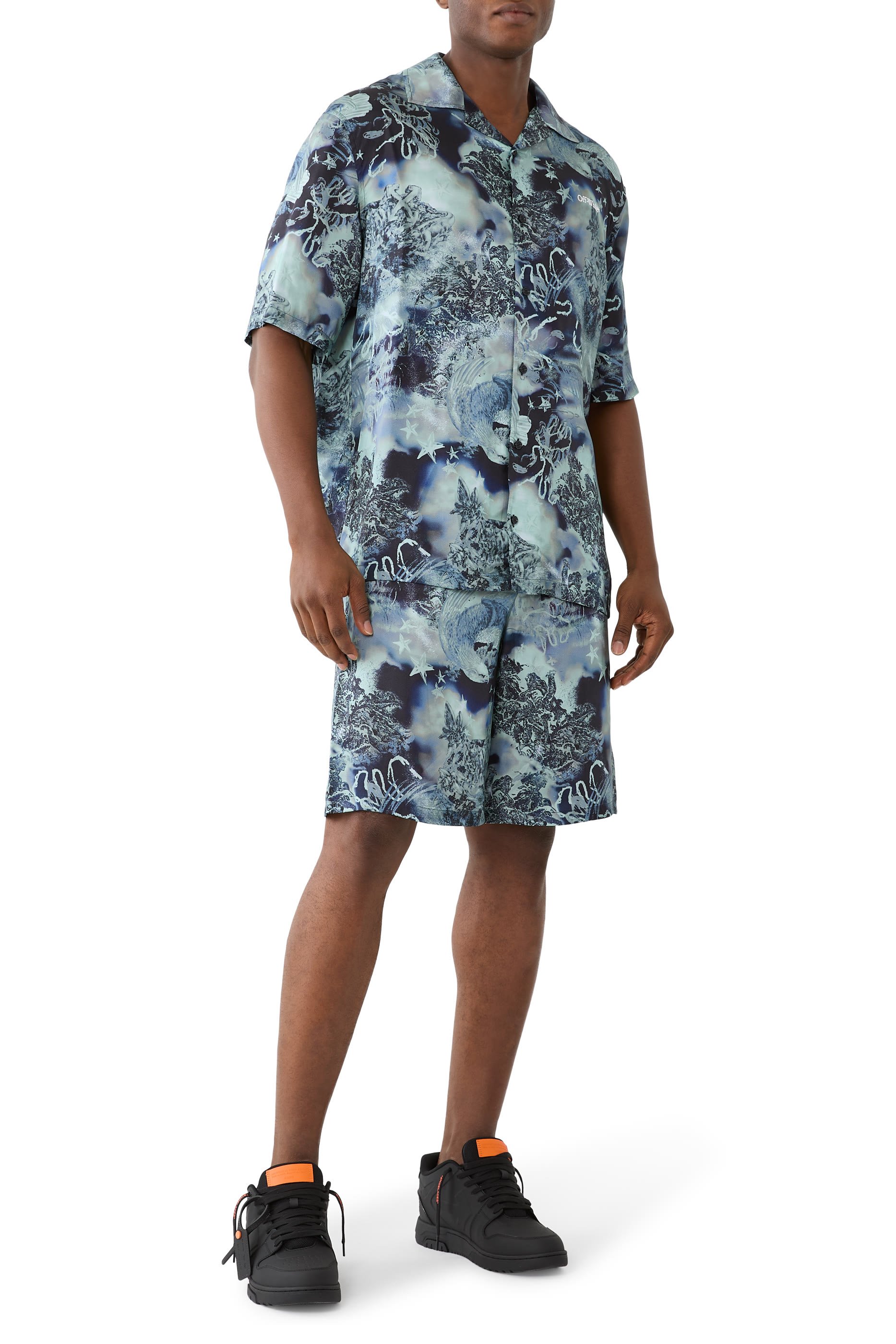 سنيكرز اوت اوف اوفيس بتصميم مقولب