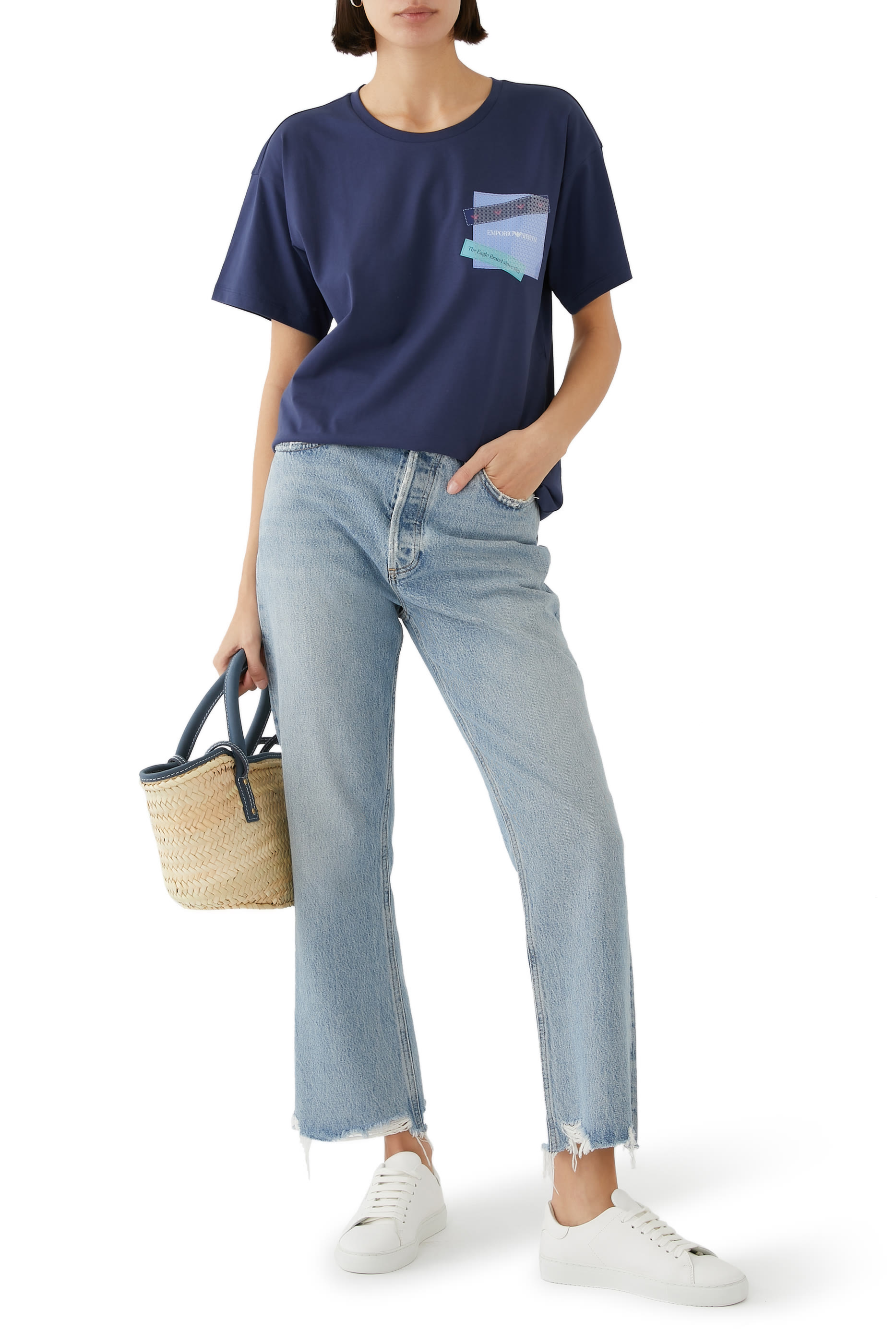 تيشيرت بطبعة شعار الماركة