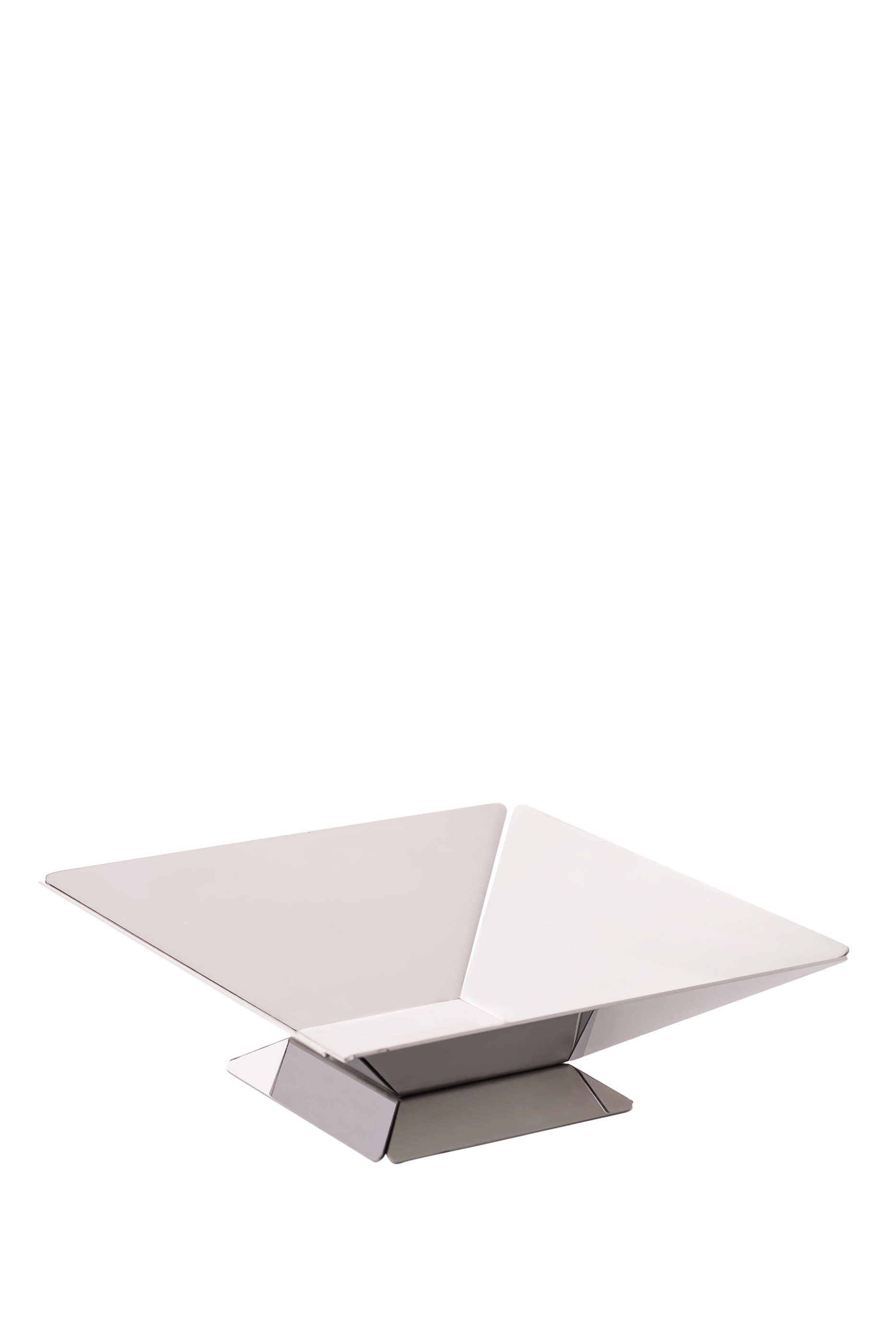 قطعة ديكور مطلية بالذهب