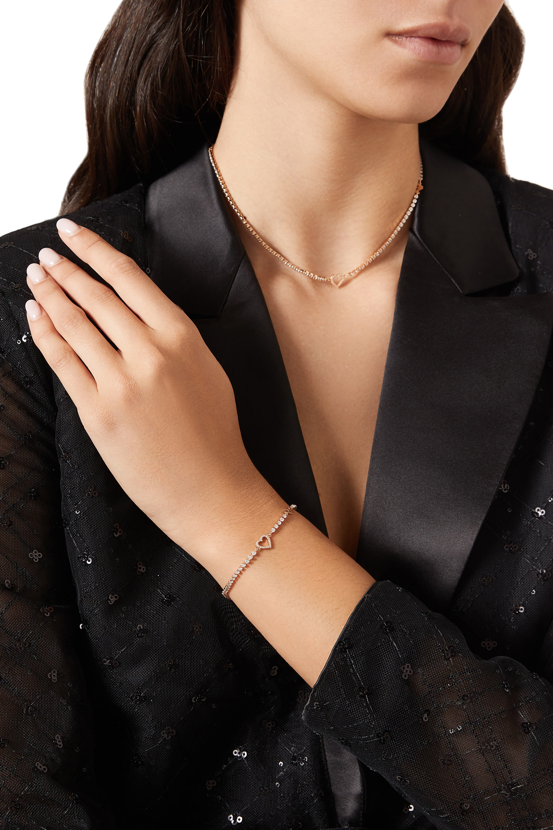 سوار بحلية بتصميم قلب