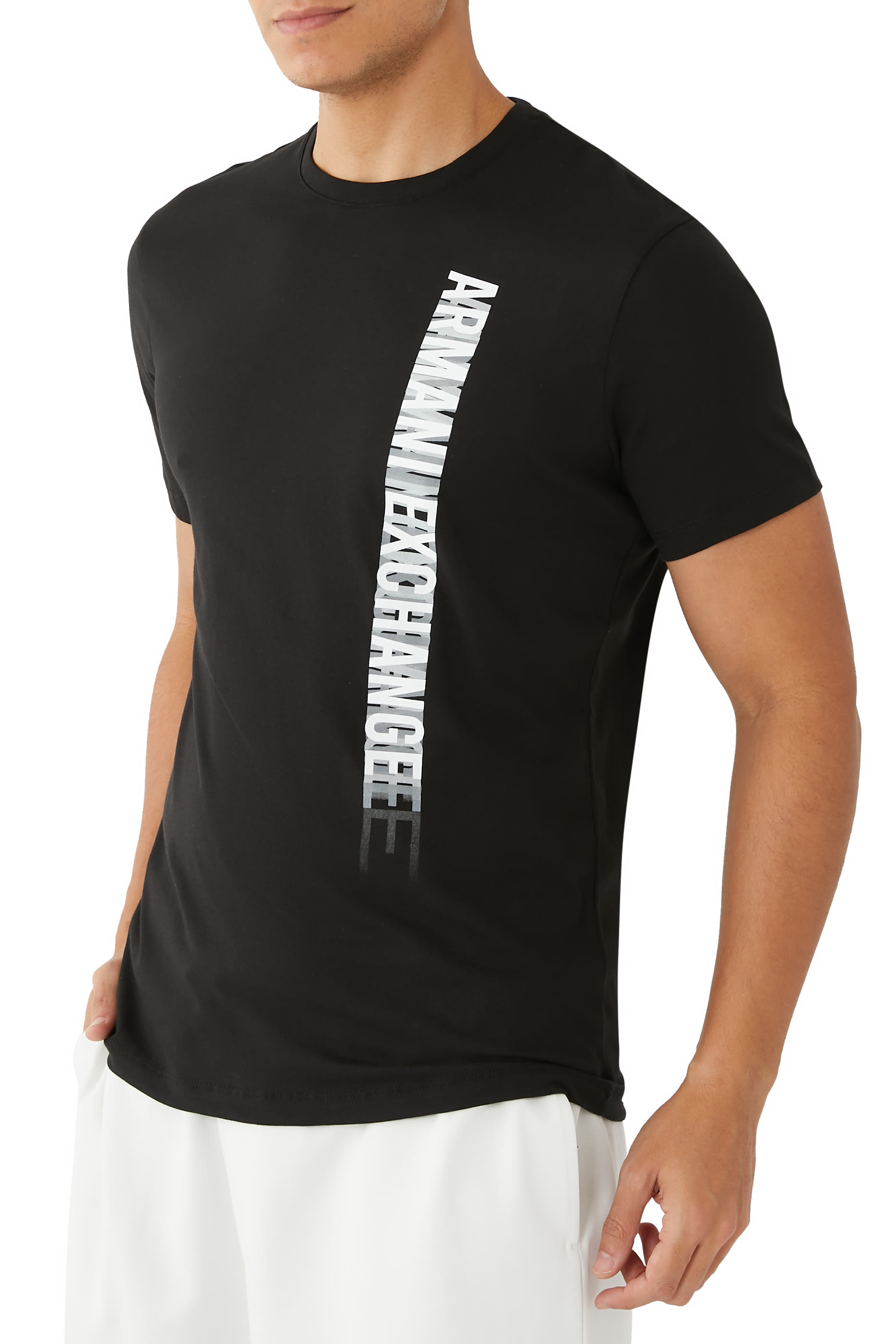 تيشيرت ميتا نايتشر بشعار الماركة بنمط عمودي