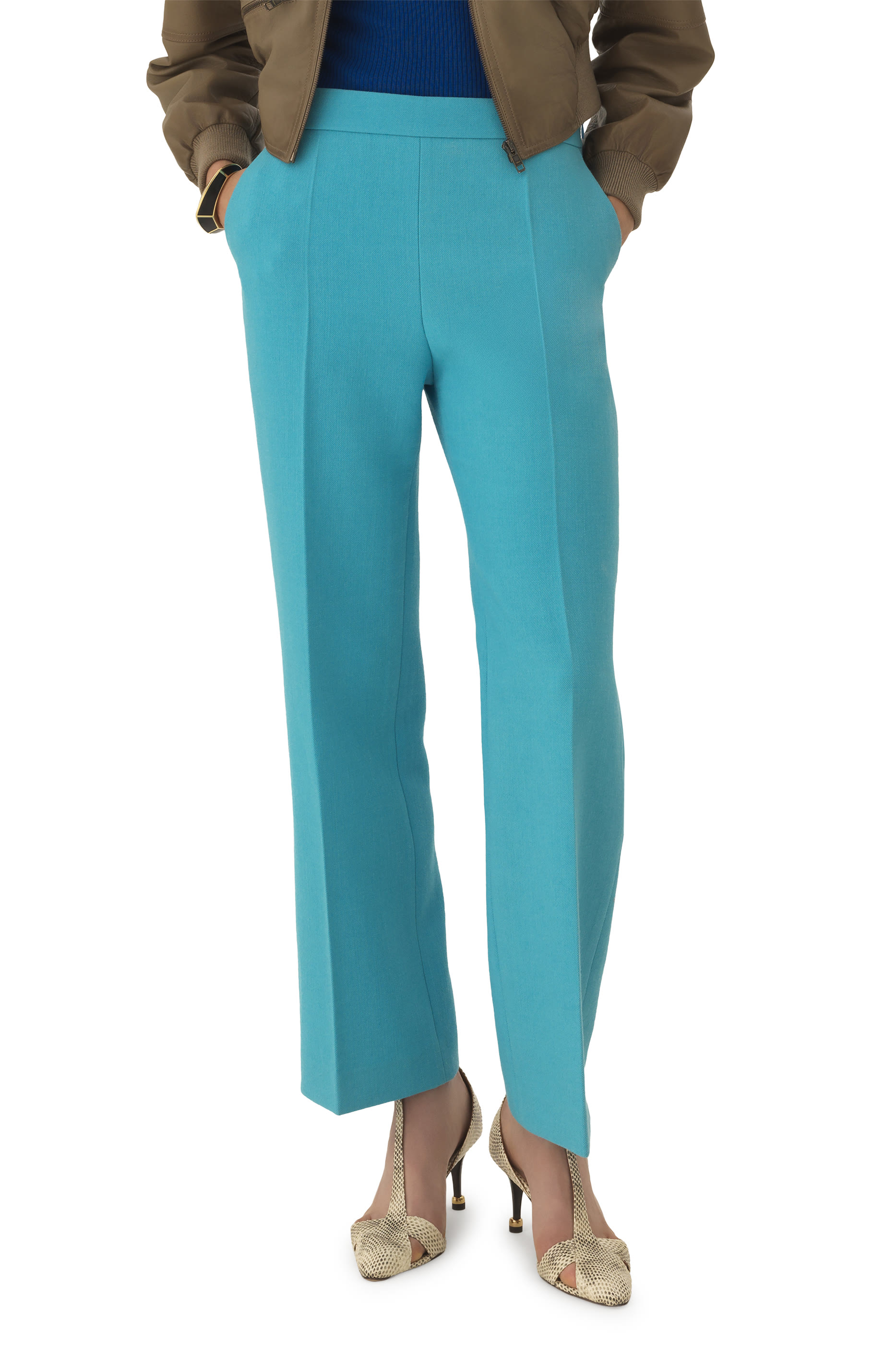 بنطال قصير بقصة مستقيمة