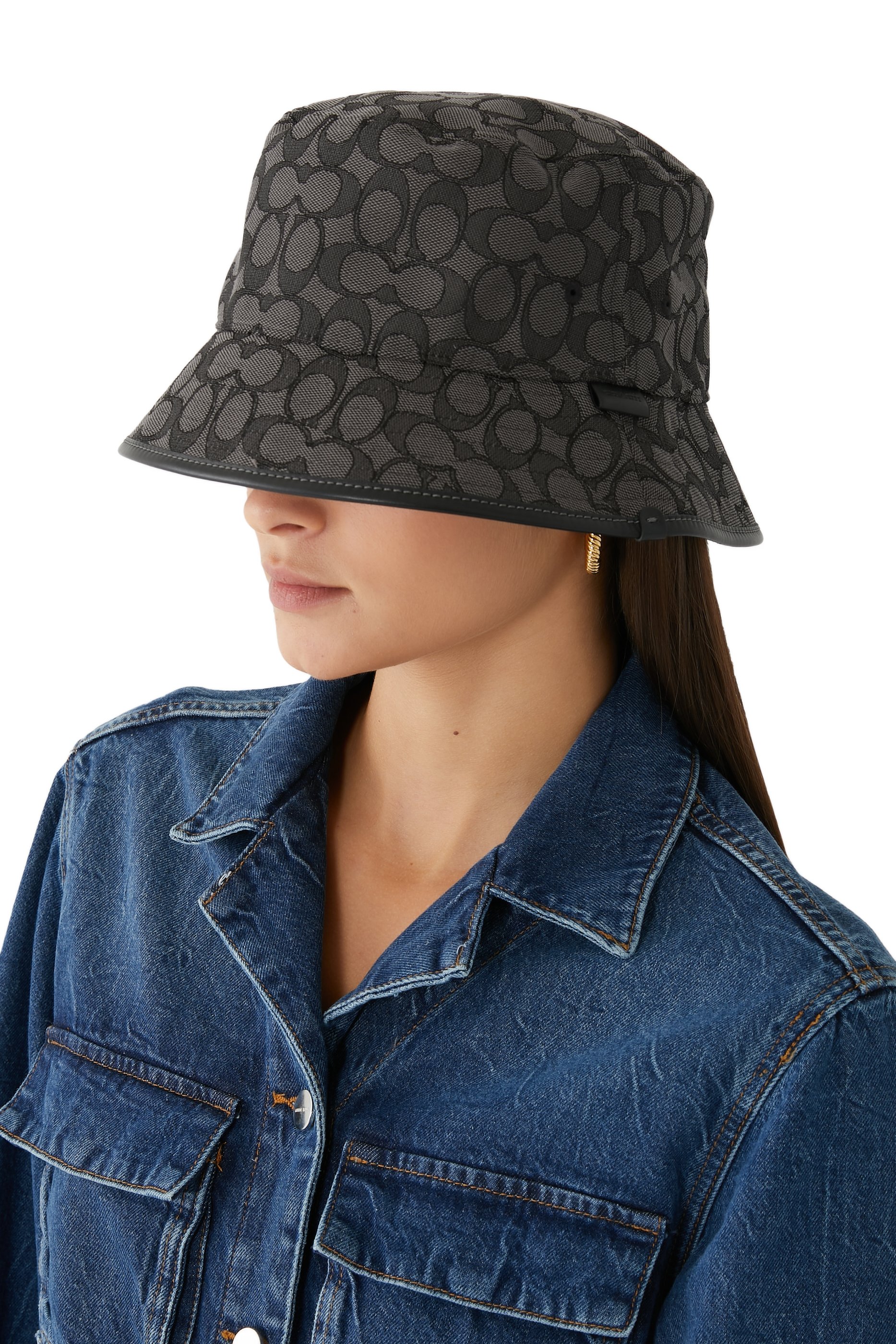 قبعة باكيت بنقشة شعار الماركة جاكار