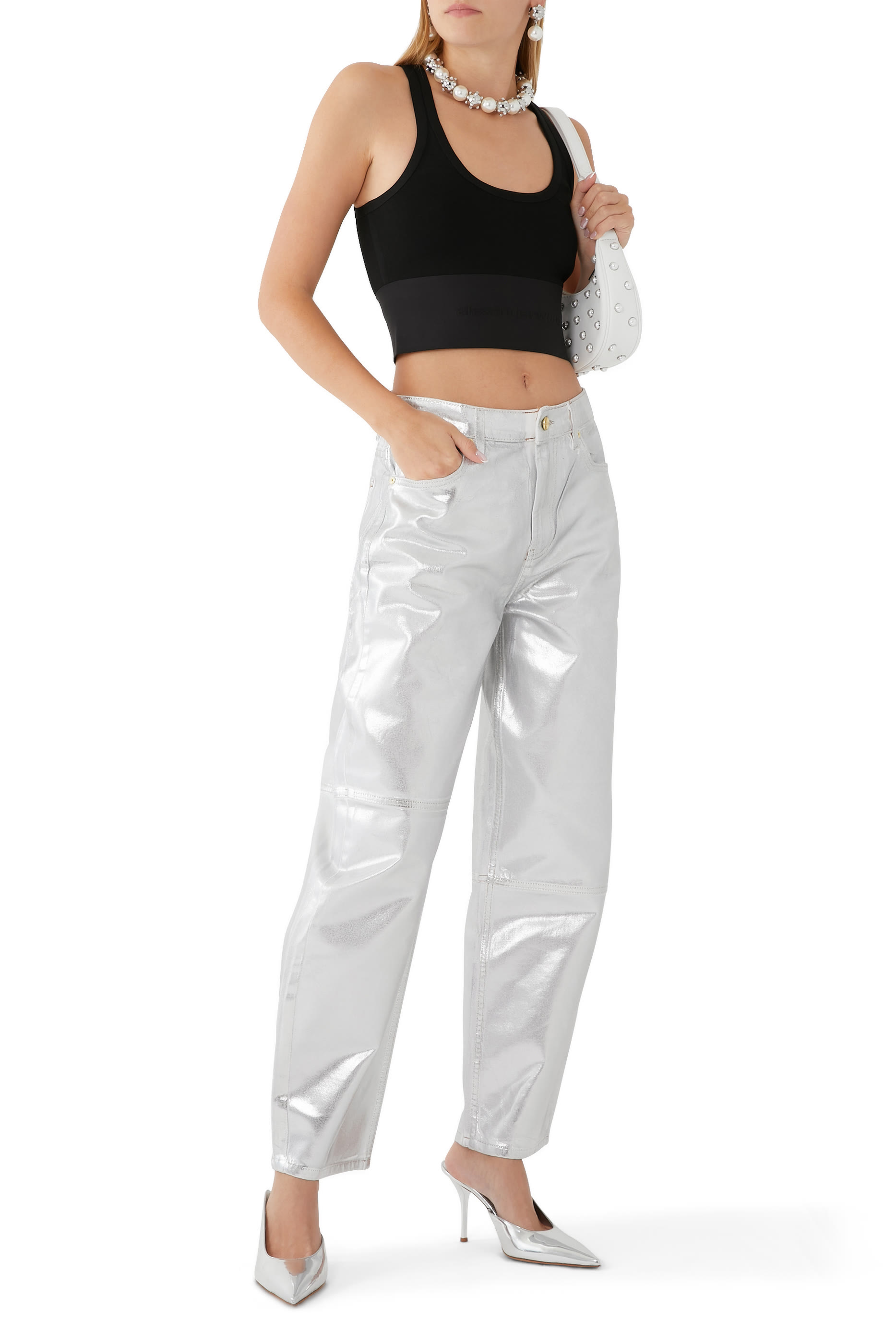 بلوزة بتصميم حمالة صدر بياقة عميقة وشريط مطاطي بشعار الماركة