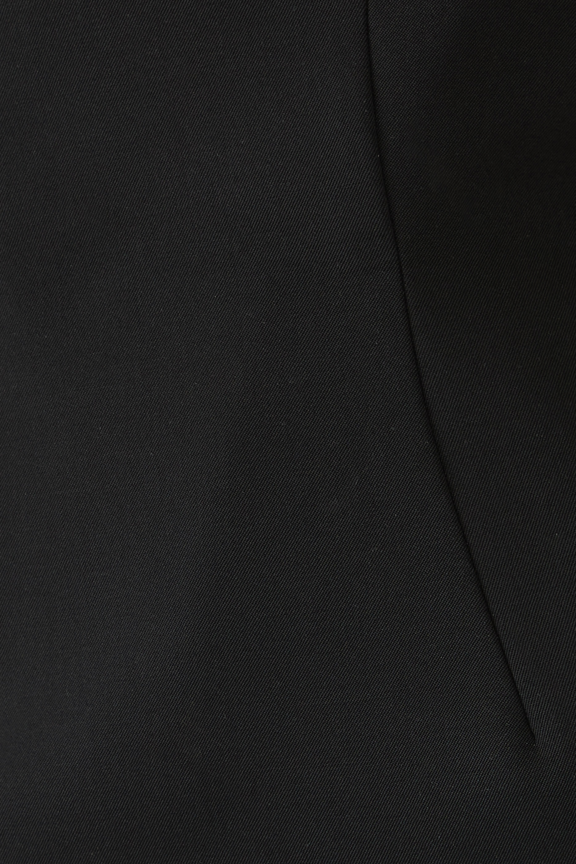 فستان بقصة ضيقة