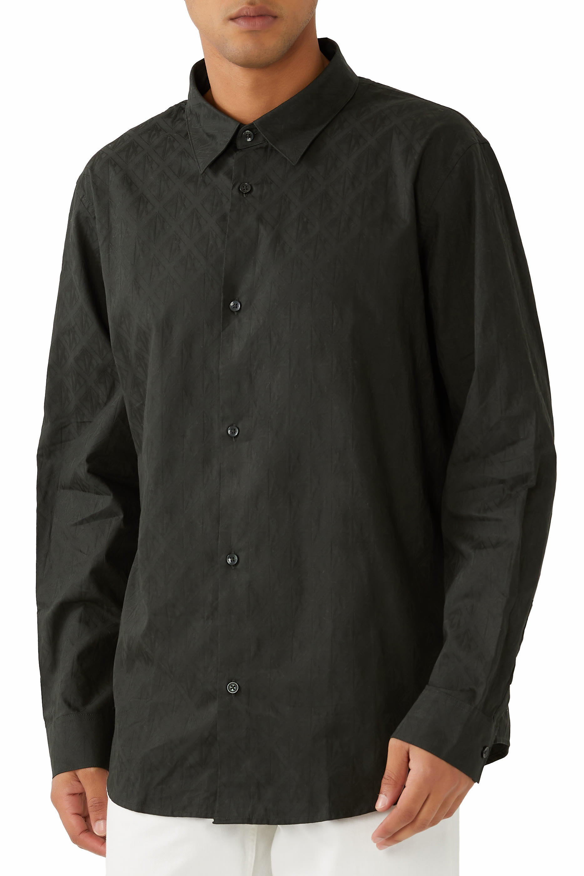 قميص بقصة عادية ونقشة شعار الماركة بالكامل