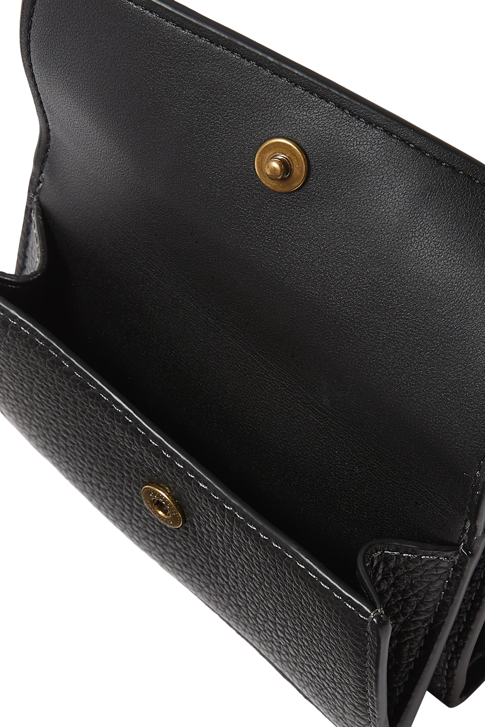 محفظة صغيرة بتصميم ثلاثي الطي