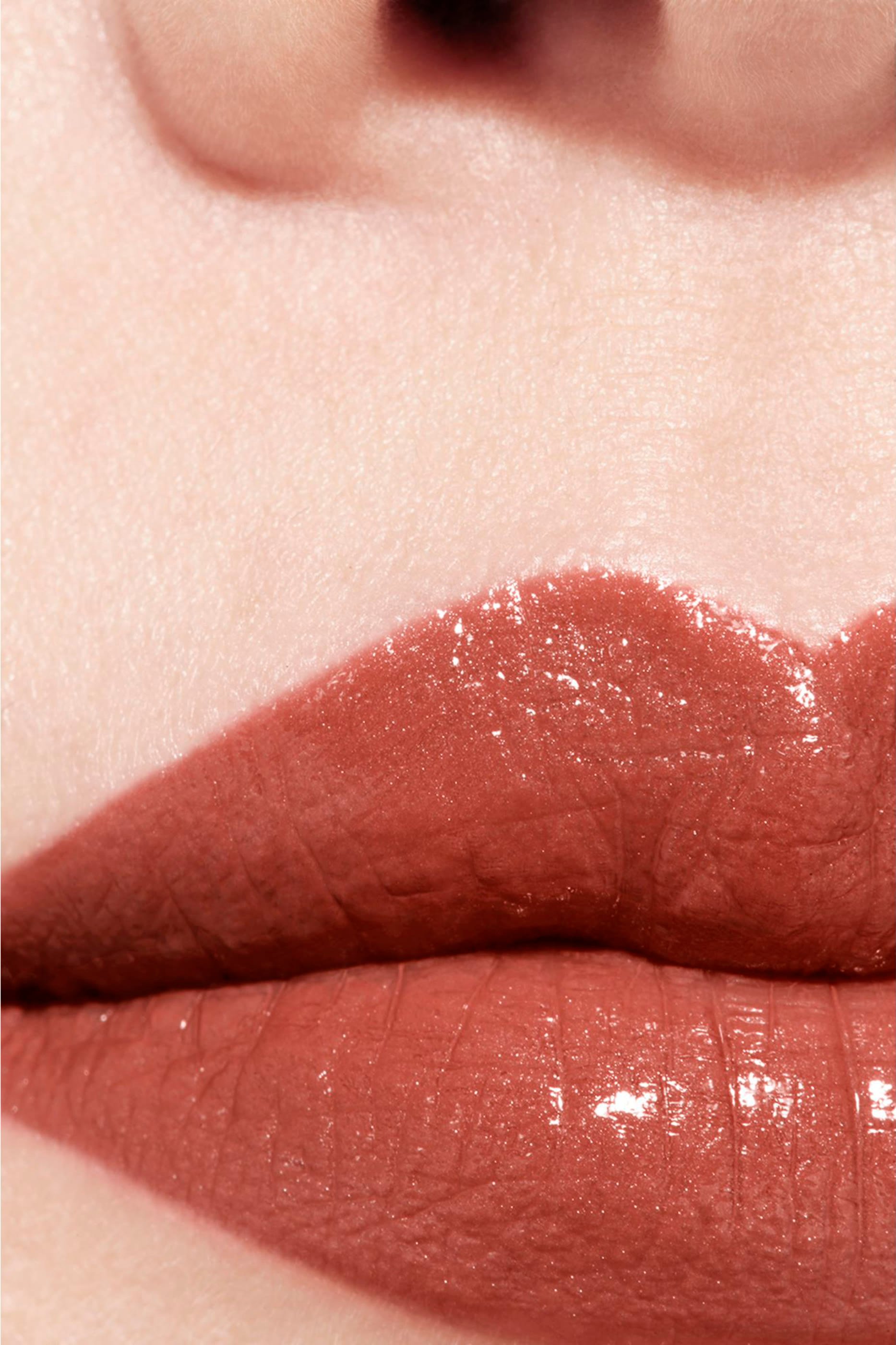 أحمر شفاه لامع Rouge Coco يدوم طويلا