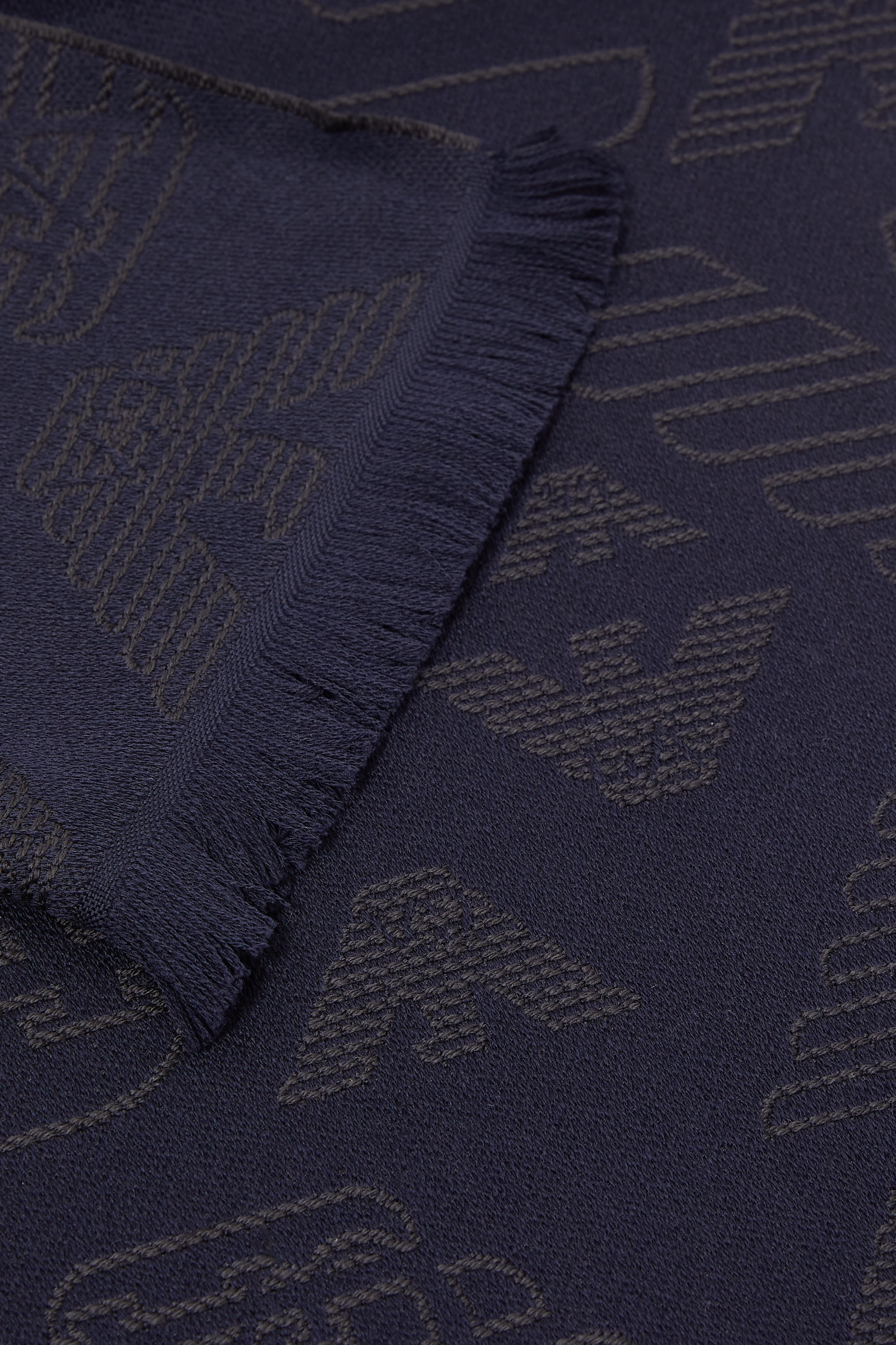 وشاح صوف بنقشة شعار الماركة بحجم كبير