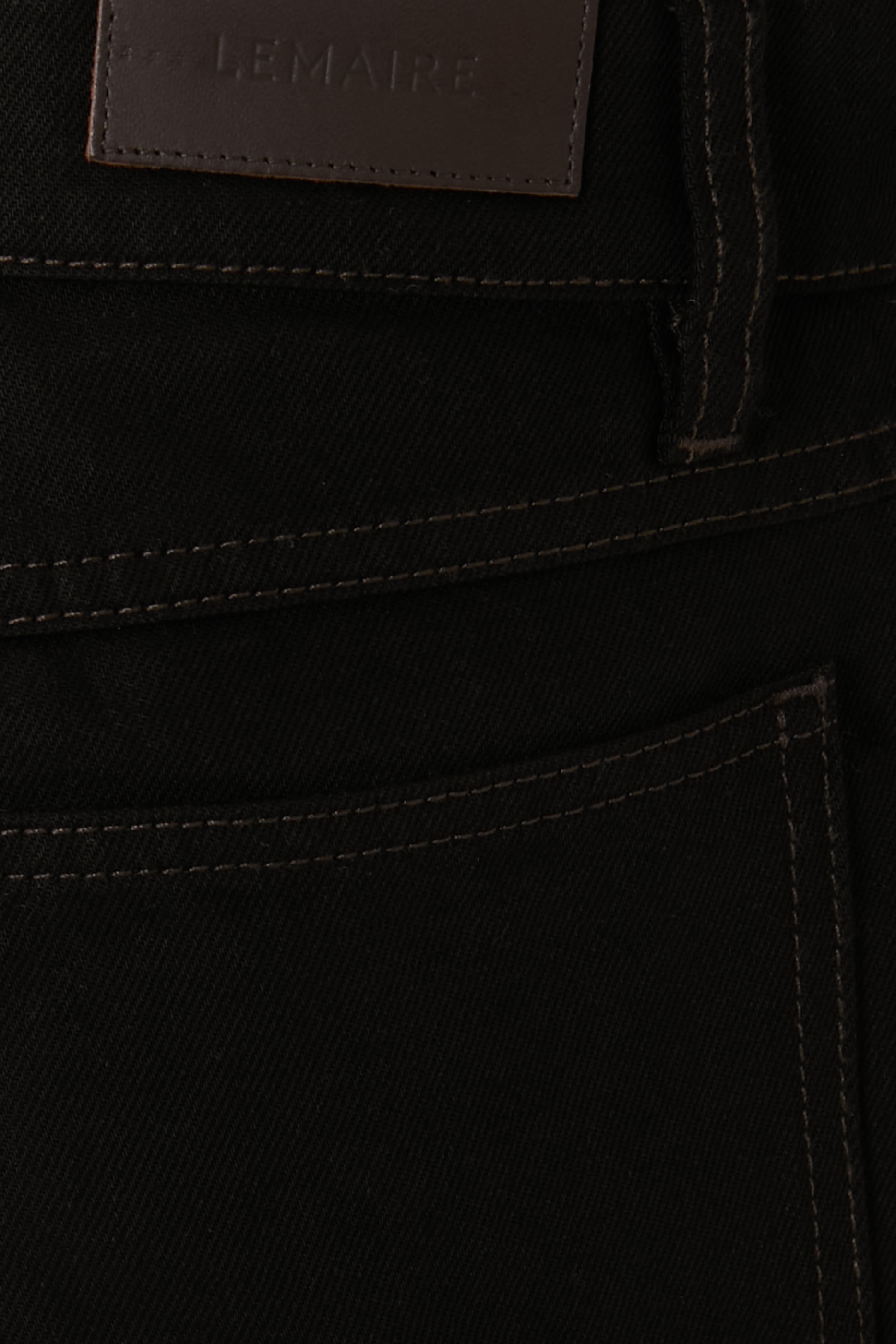 بنطال بقصة ساق واسعة دنيم