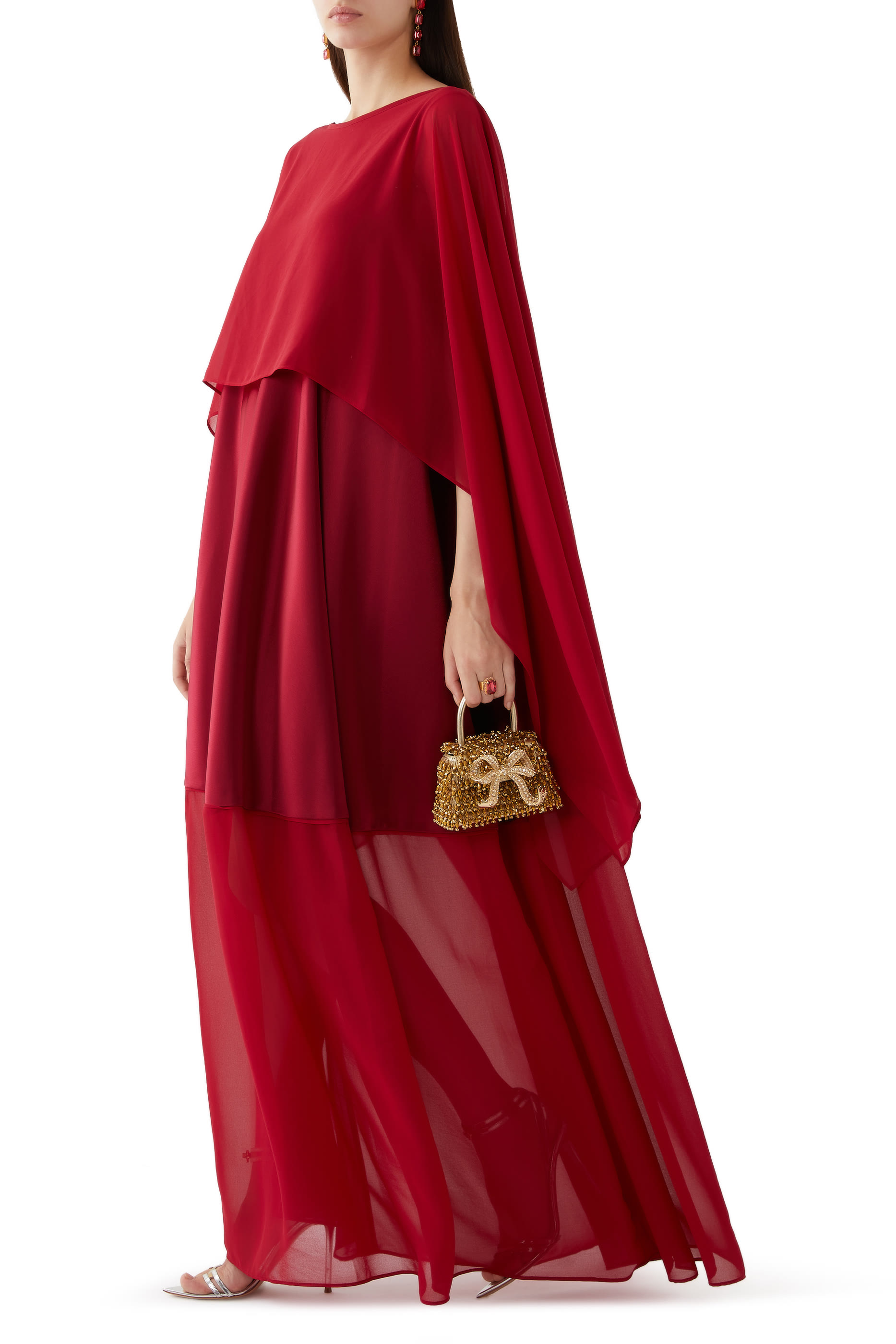 فستان بأكمام كاب