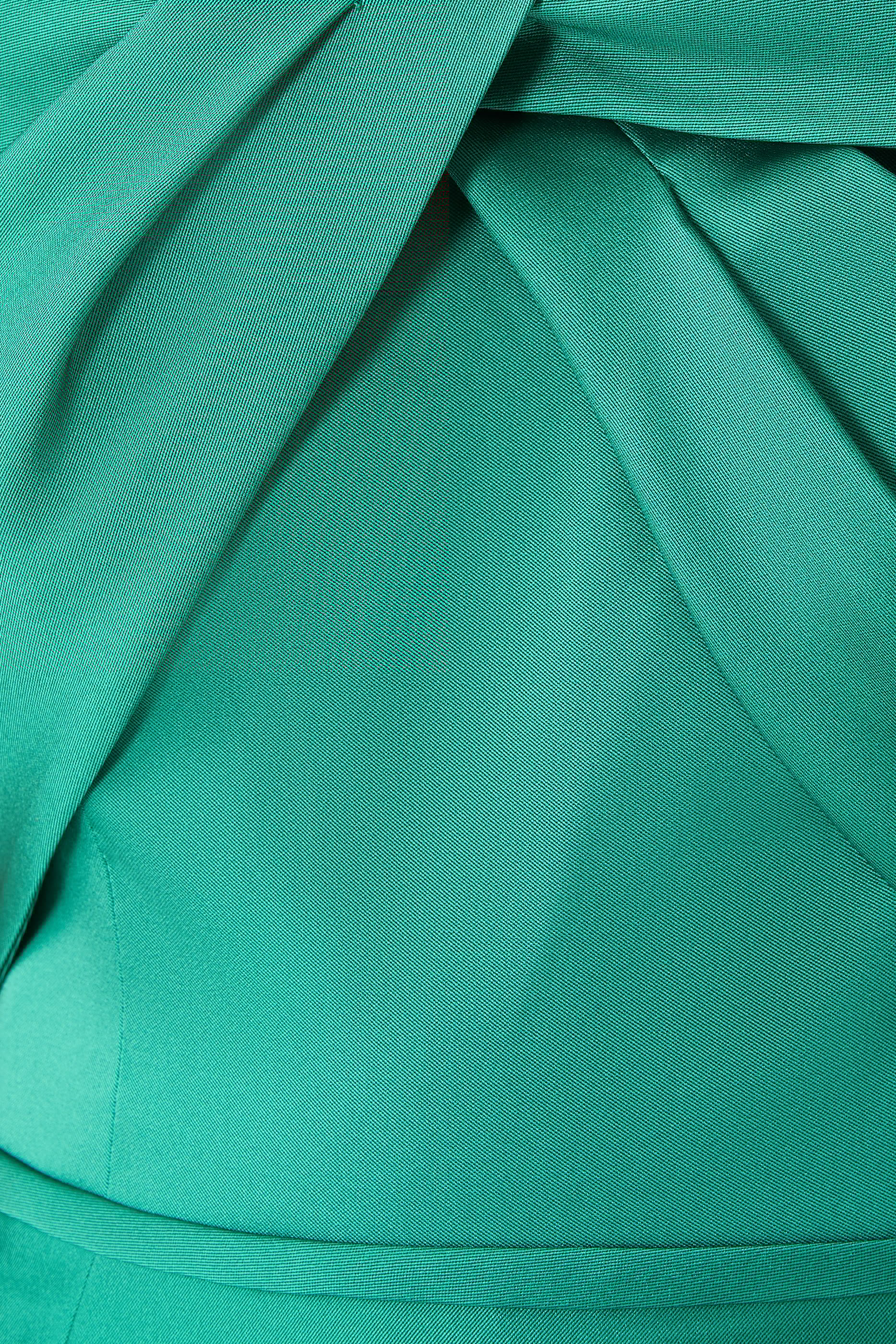 فستان سهرة بتصميم ملفوف وأكتاف مكشوفة ميكادو مطاطي