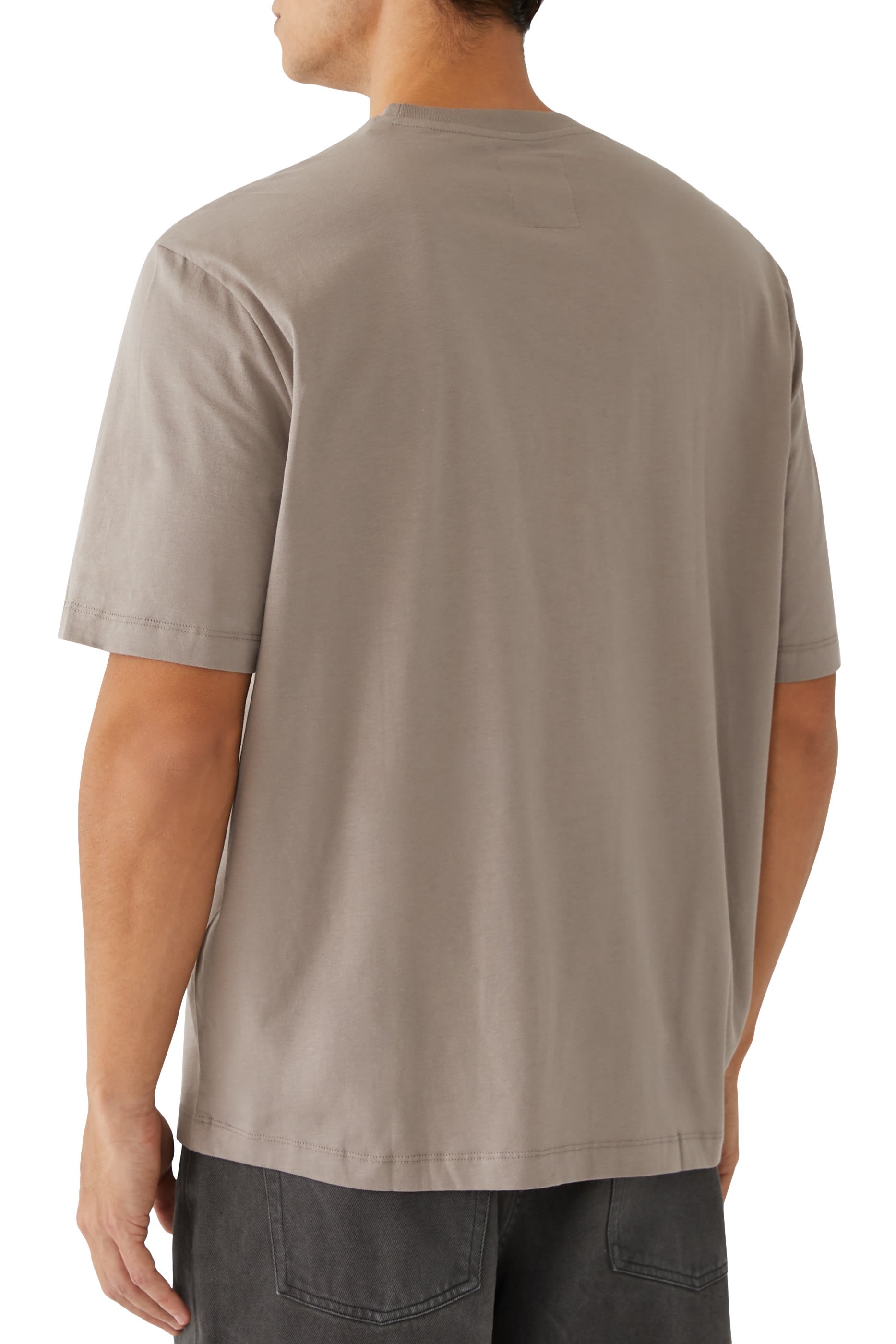 تيشيرت بشعار الماركة