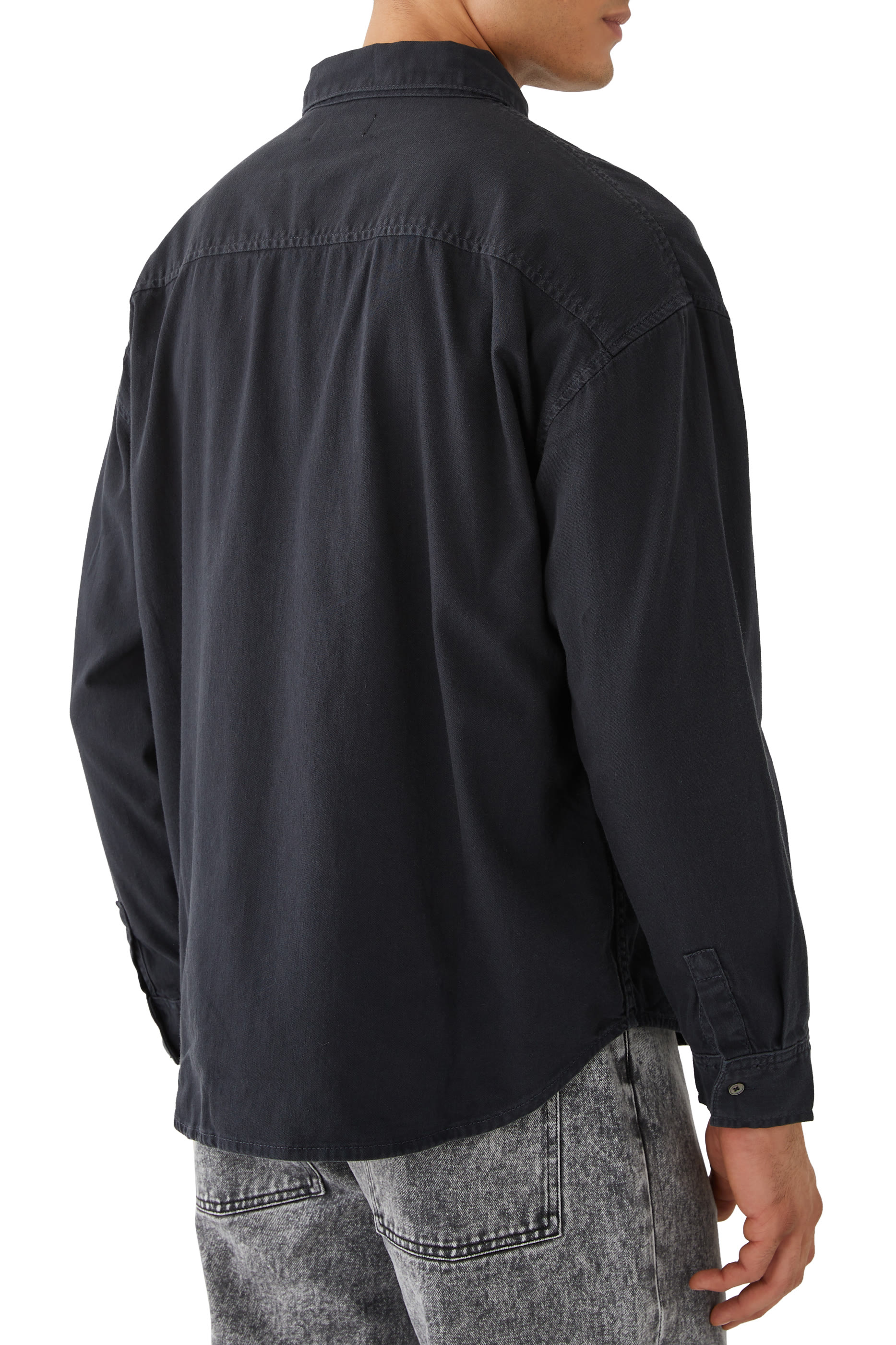 قميص دنيم بقصة مريحة