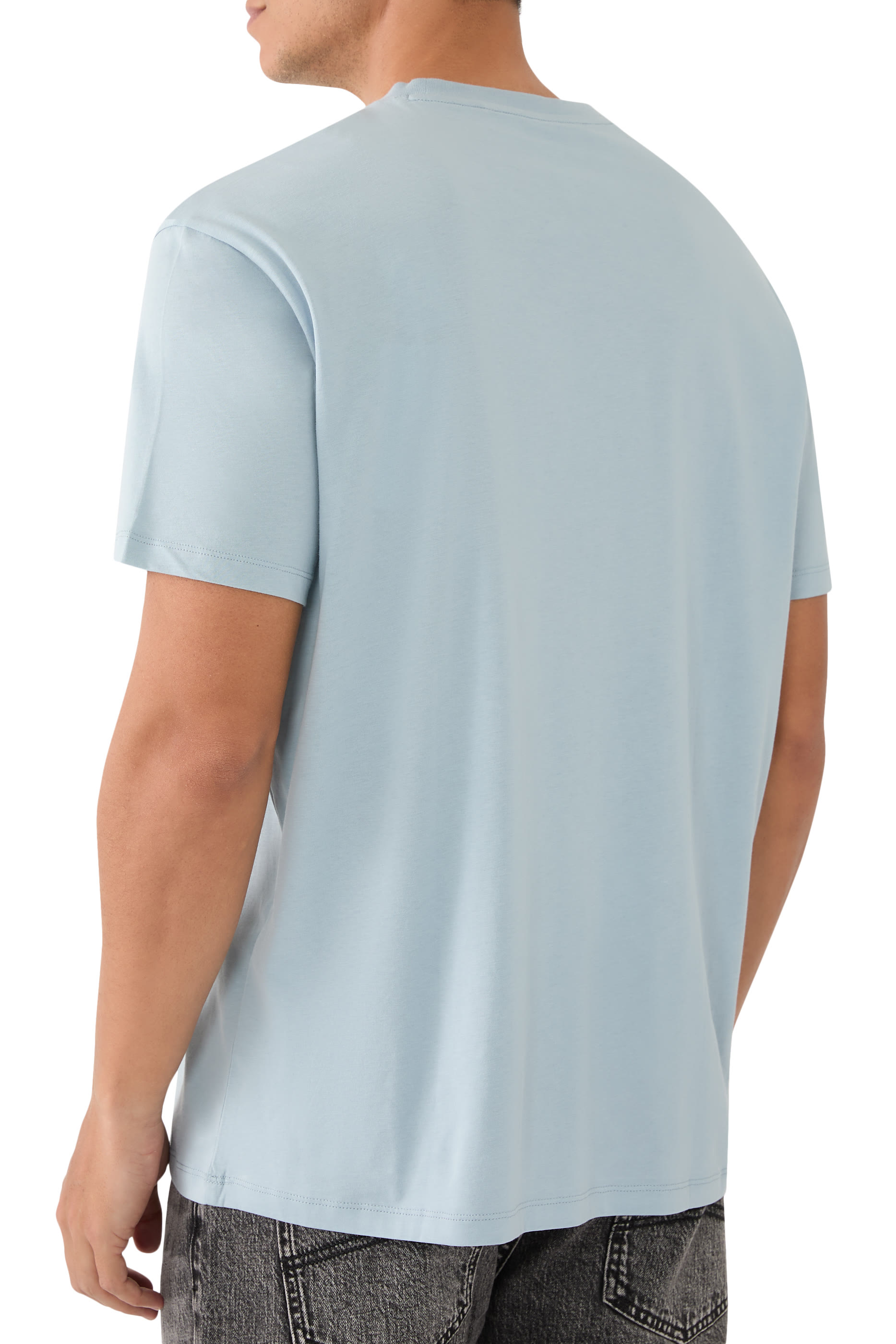 تيشيرت بشعار الماركة