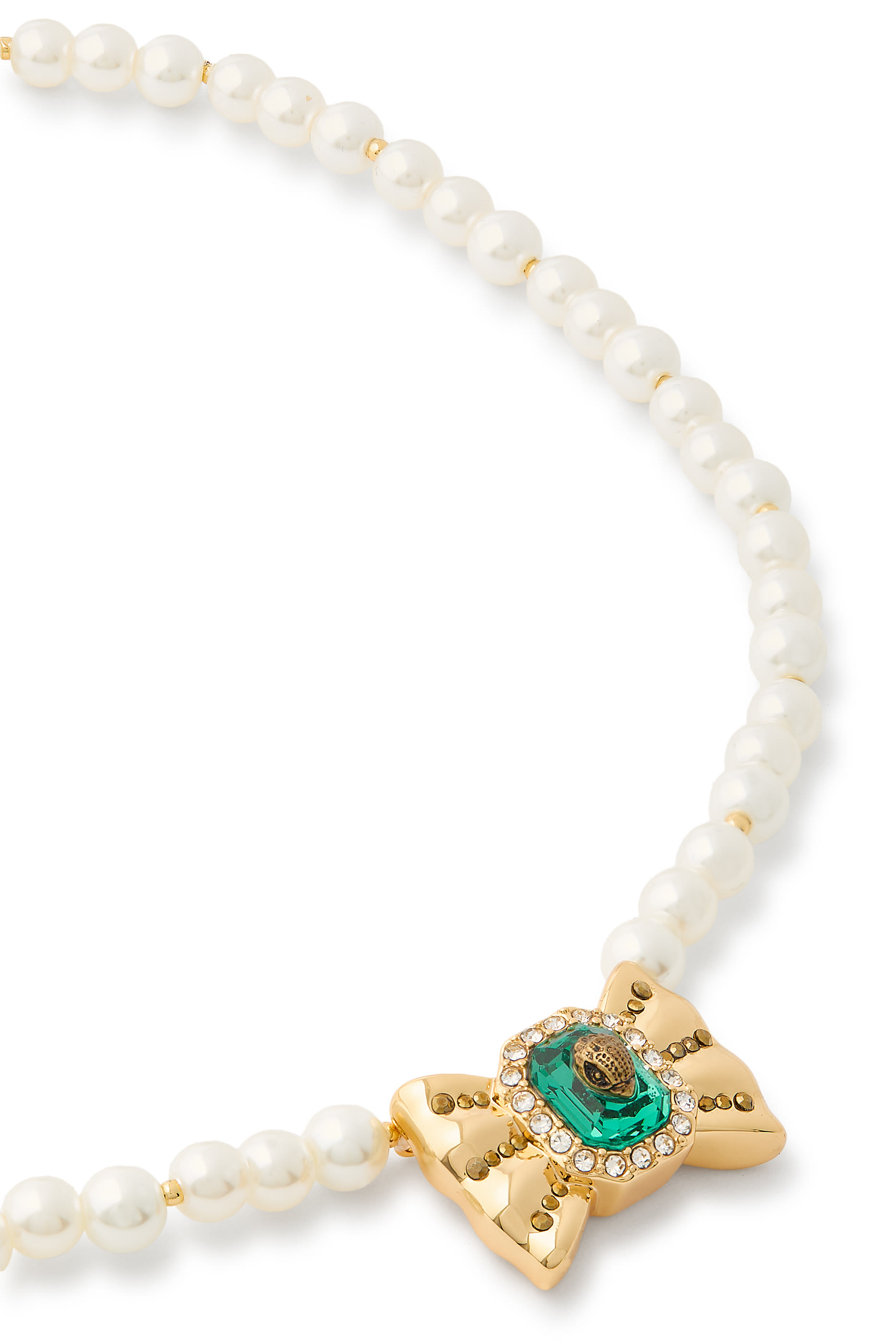 قلادة مرصعة بلؤلؤ بحلية بتصميم فيونكة