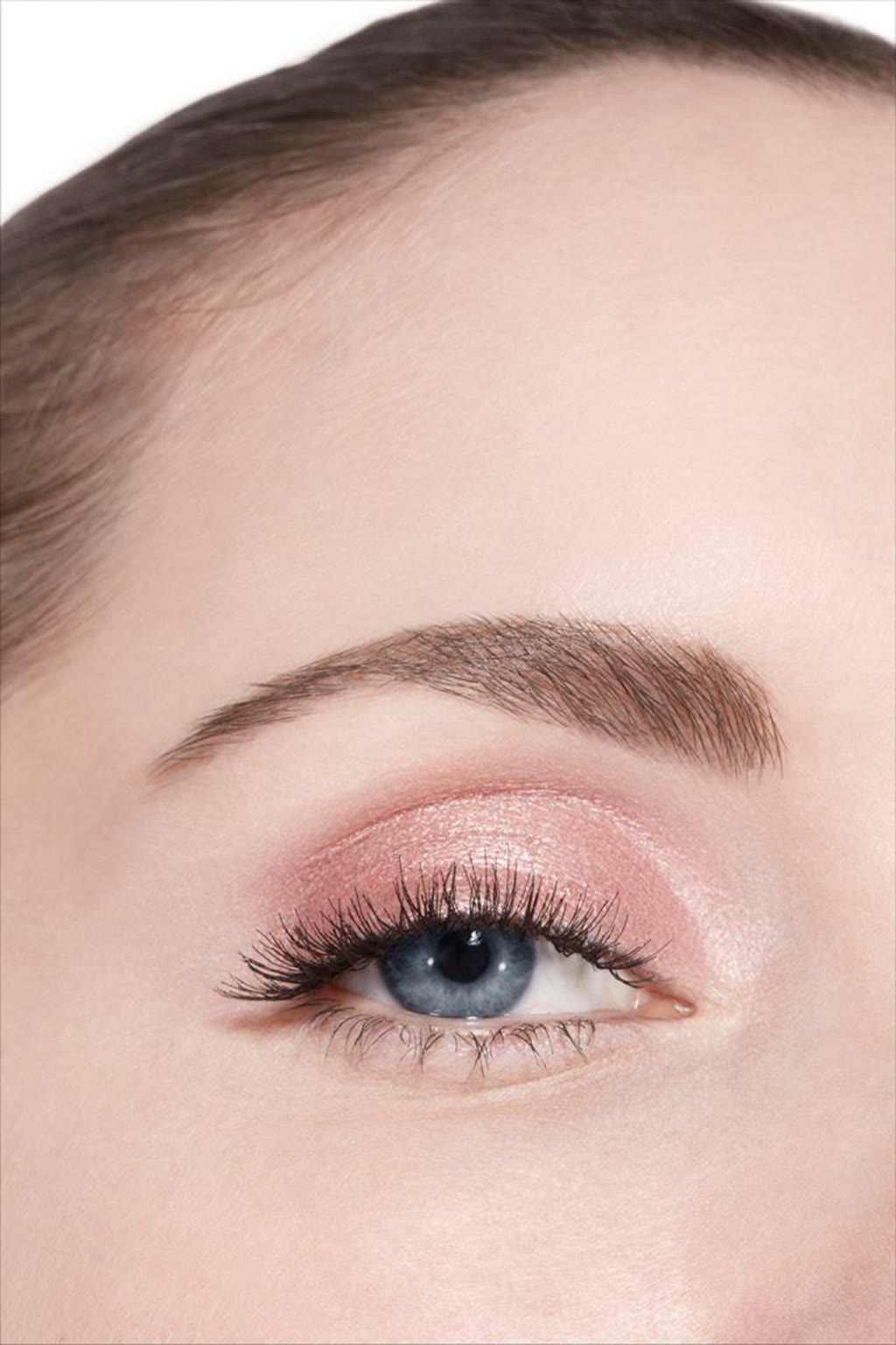 مستحضر سائل لتظيل الجفون طويل الثبات OMBRE PREMI&Egrave;RE LAQUE