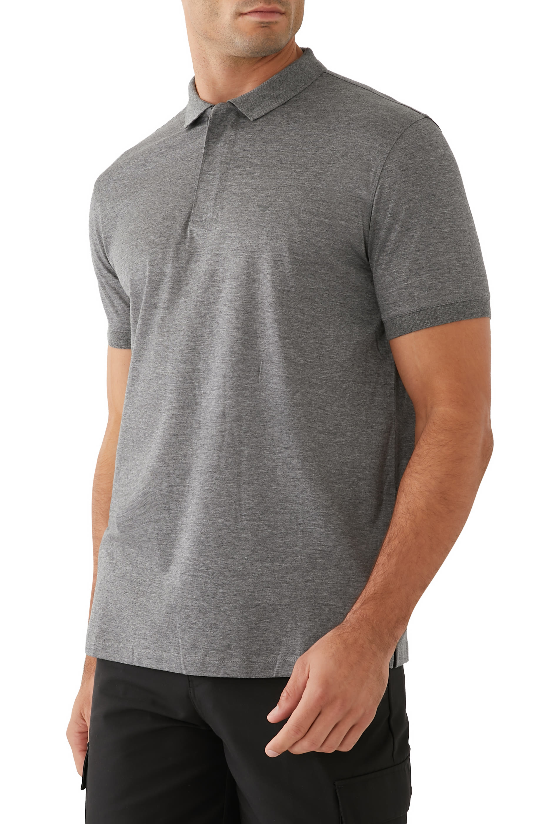 قميص بولو بأكمام قصيرة