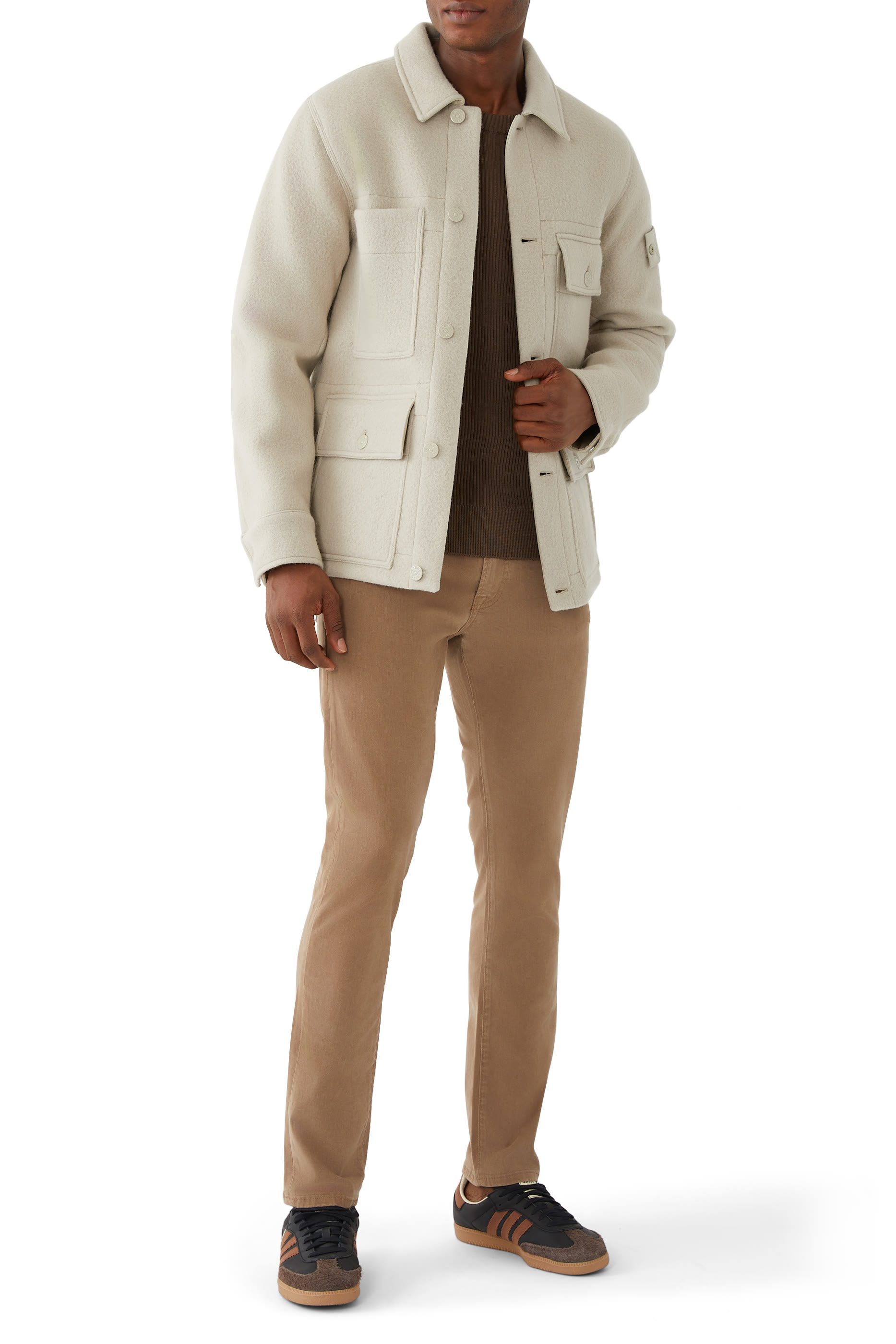 جاكيت بشعار الماركة