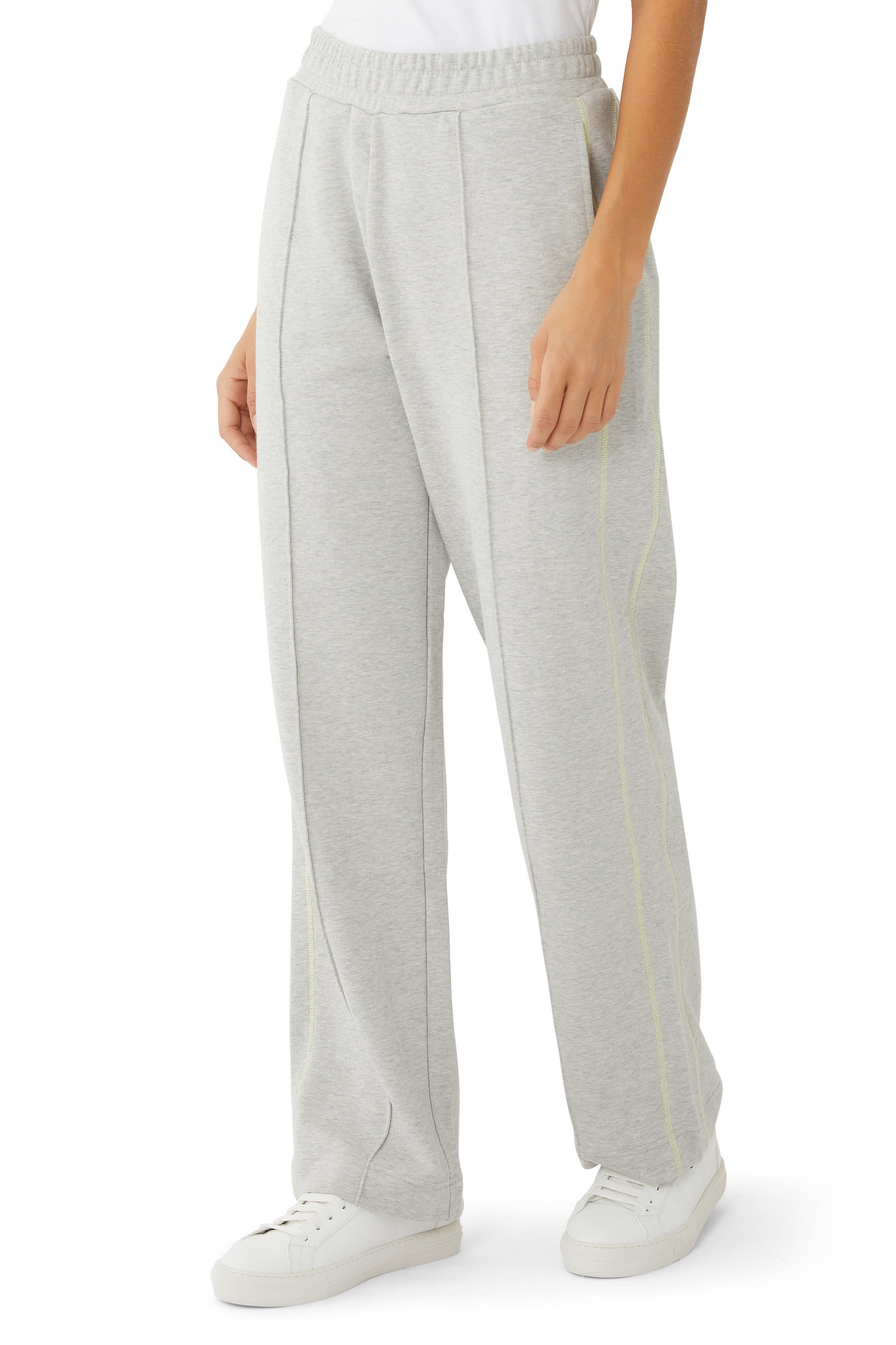 بنطال رياضي برقعة شعار الماركة