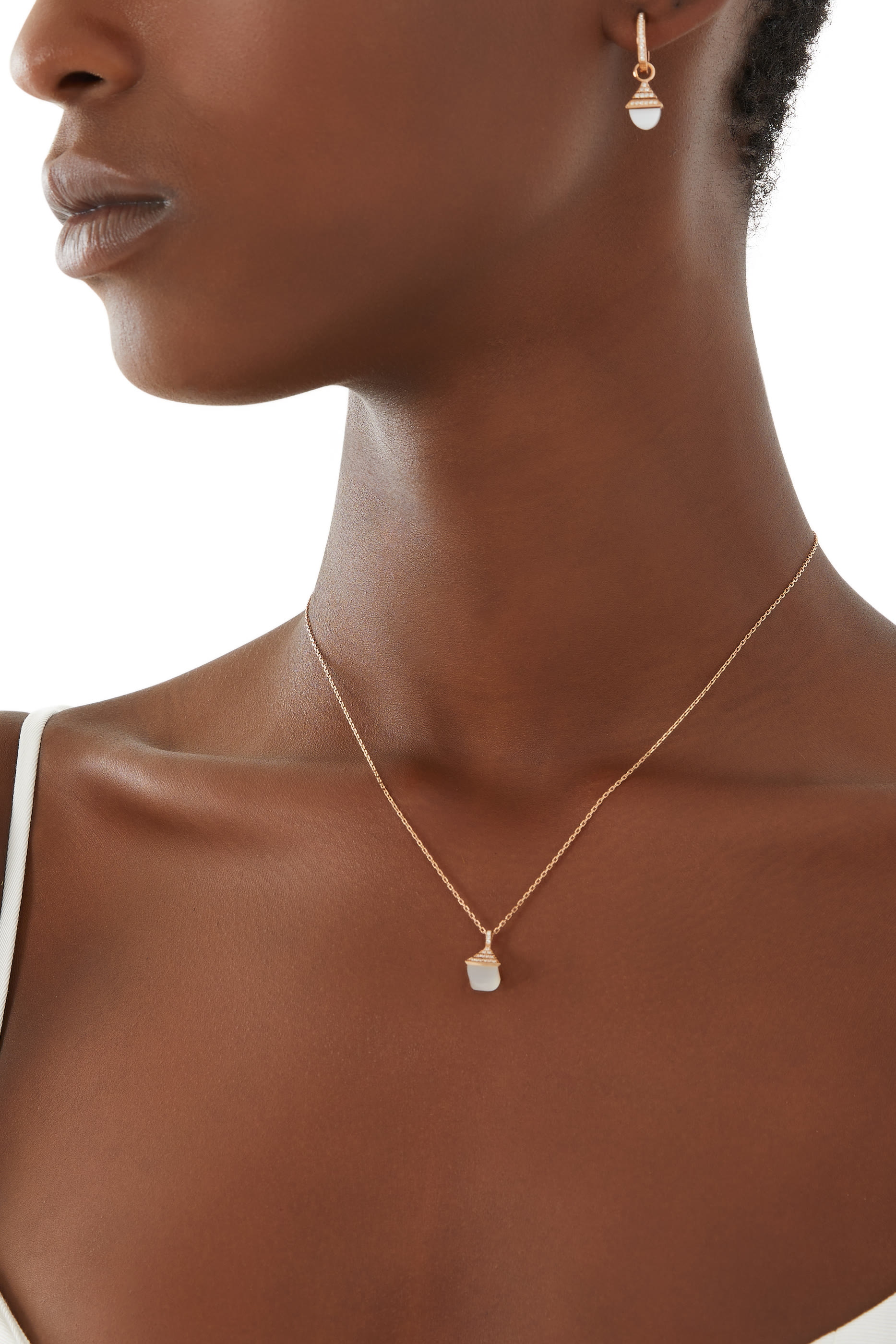 أقراط كليو ريف متدلية صغيرة مرصعة بالماس والعقيق الأبيض ذهب وردي عيار 18