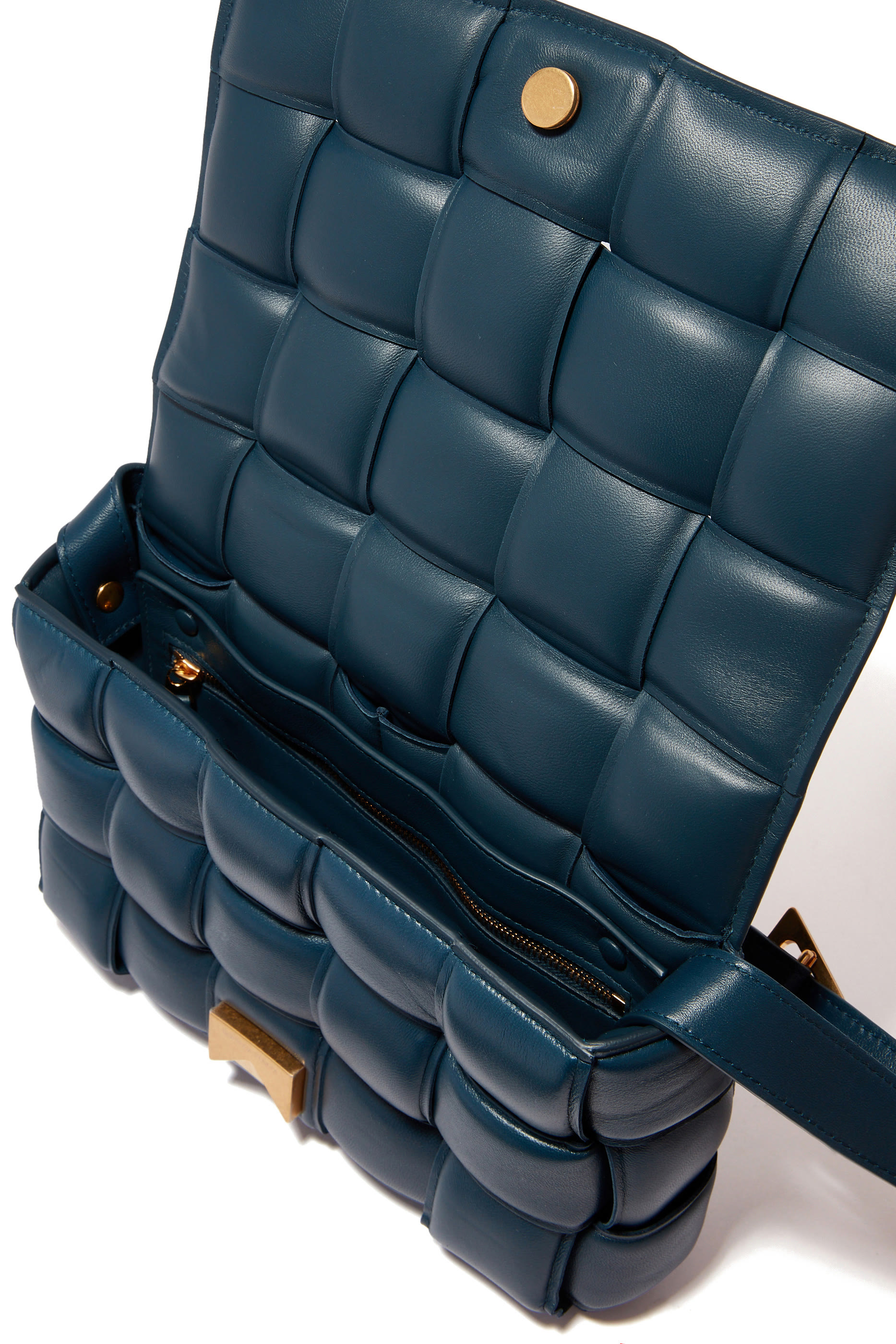 حقيبة كروس بودي كاسيت مبطنة بتصميم مجدول