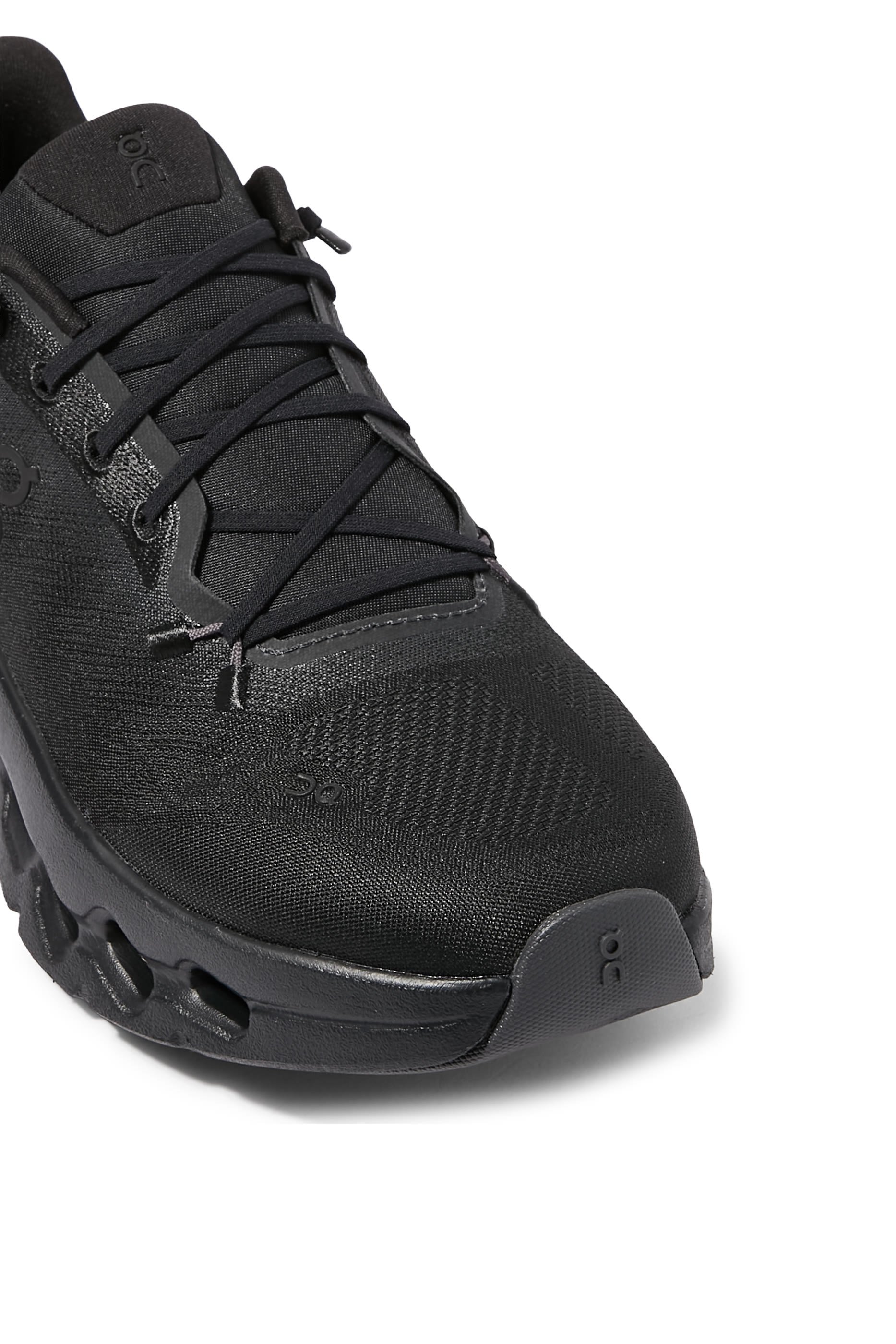 سنيكرز كلاودتيلت للنساء