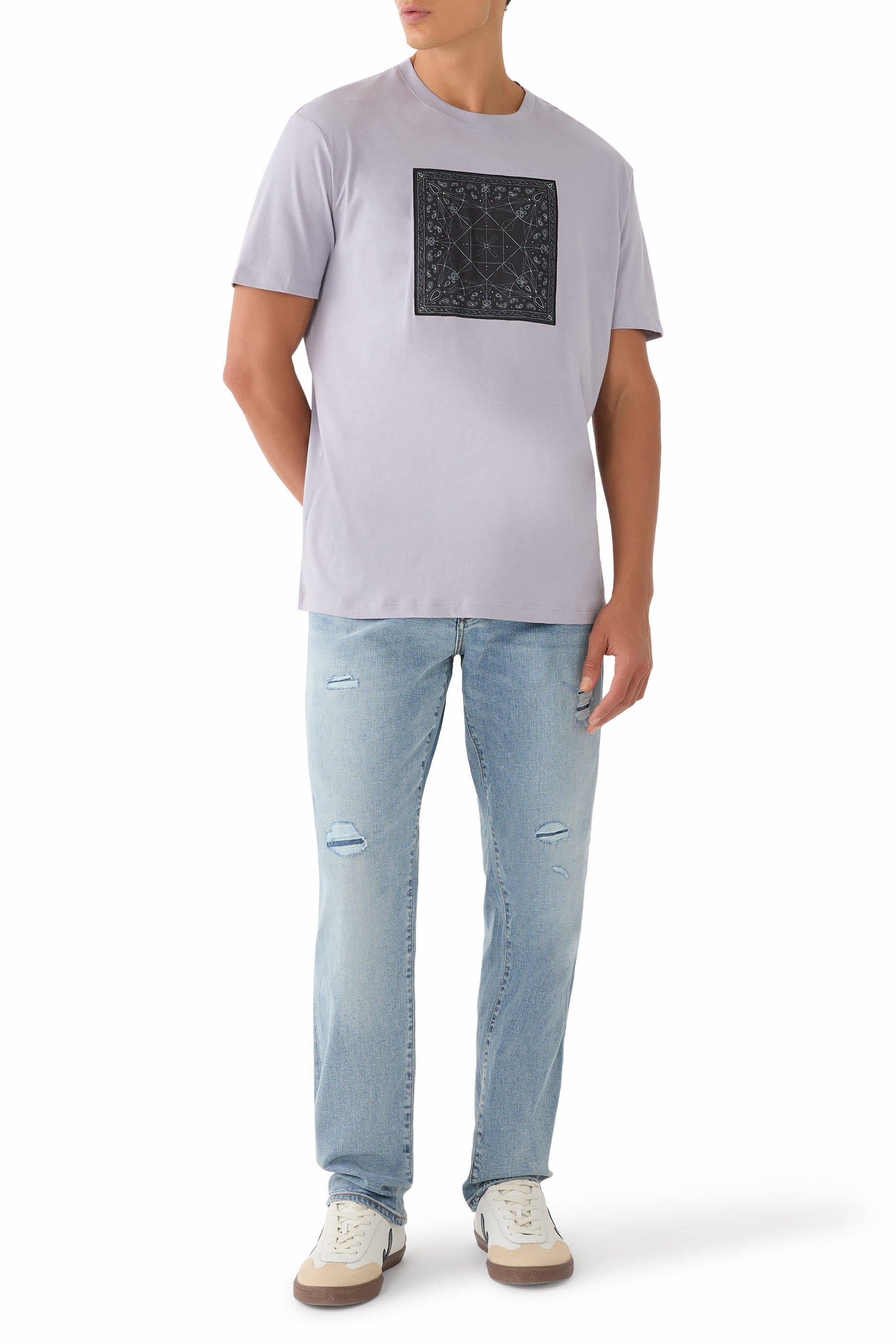 تيشيرت بطبعة كاليدوسكوب