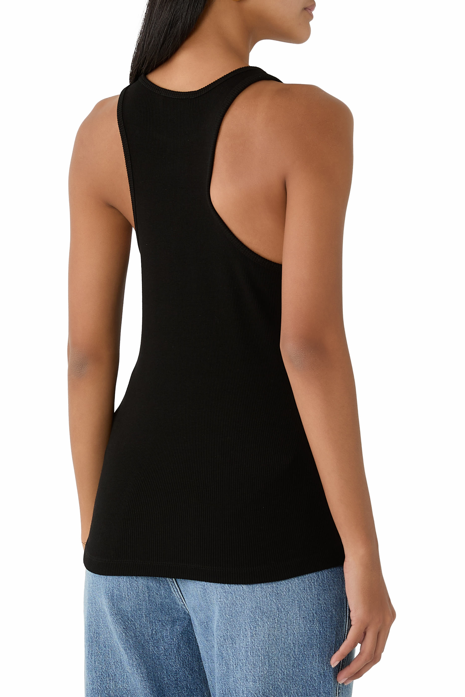 بلوزة كول بلا أكمام