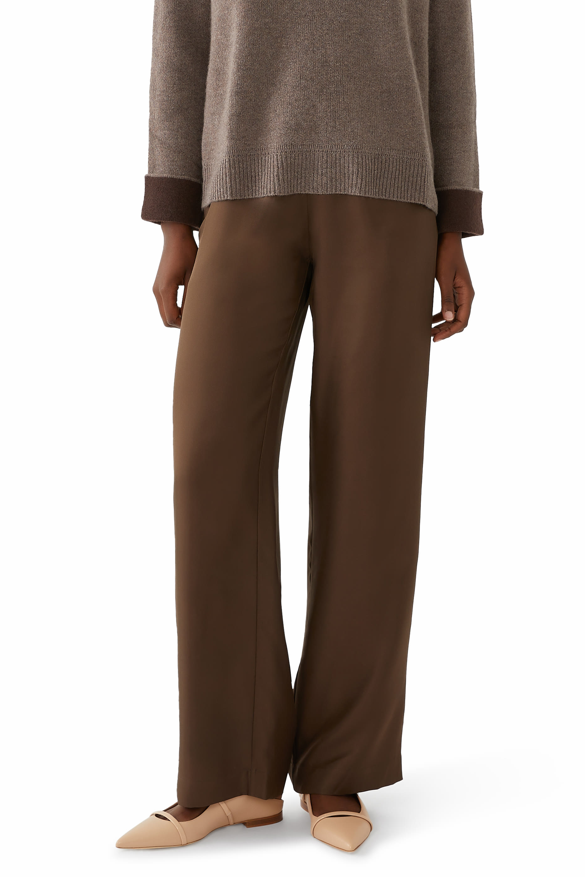 حذاء مورين بكعب مسطح ومقدمة مدببة