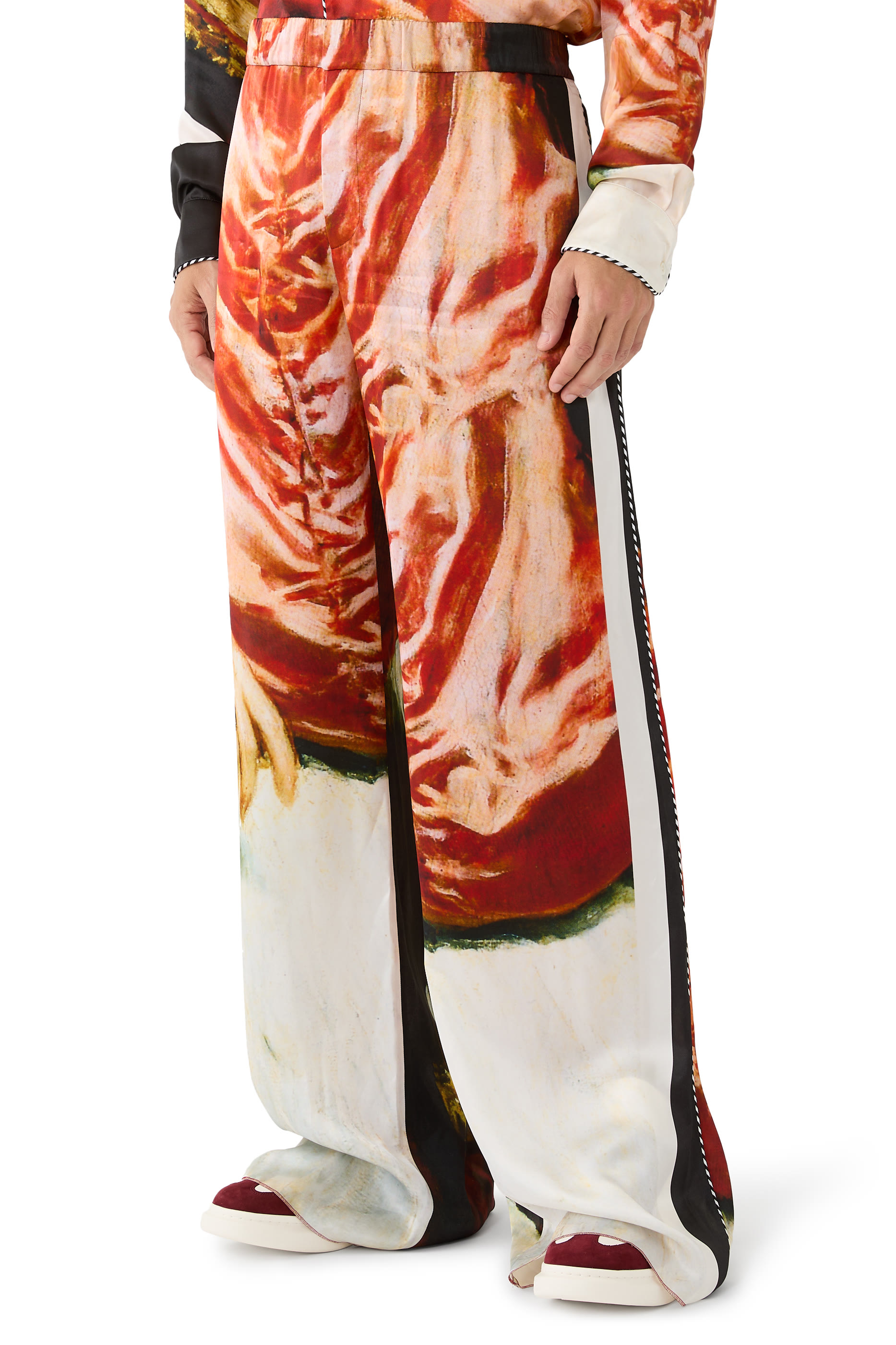 بنطال بقصة ساق واسعة