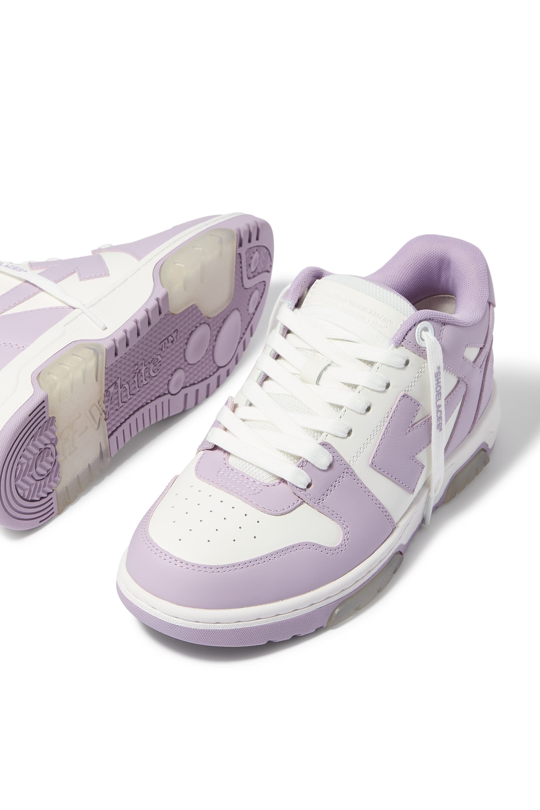 سنيكرز اوت اوف اوفيس بكاحل منخفض